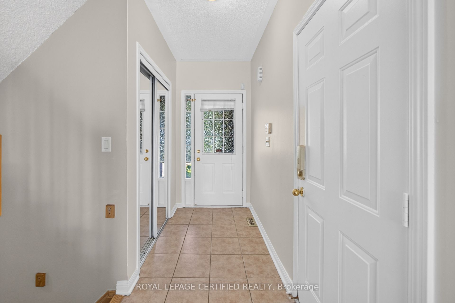 464 Collis Court Property Photo 5