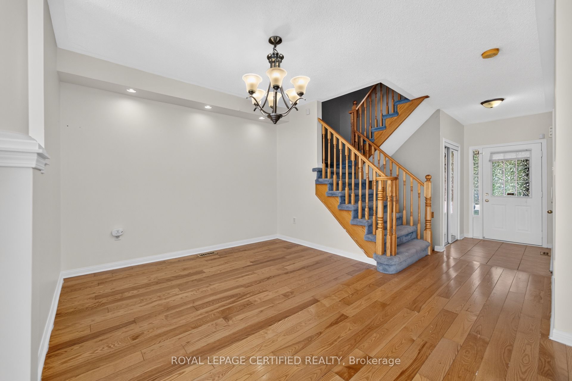 464 Collis Court Property Photo 7