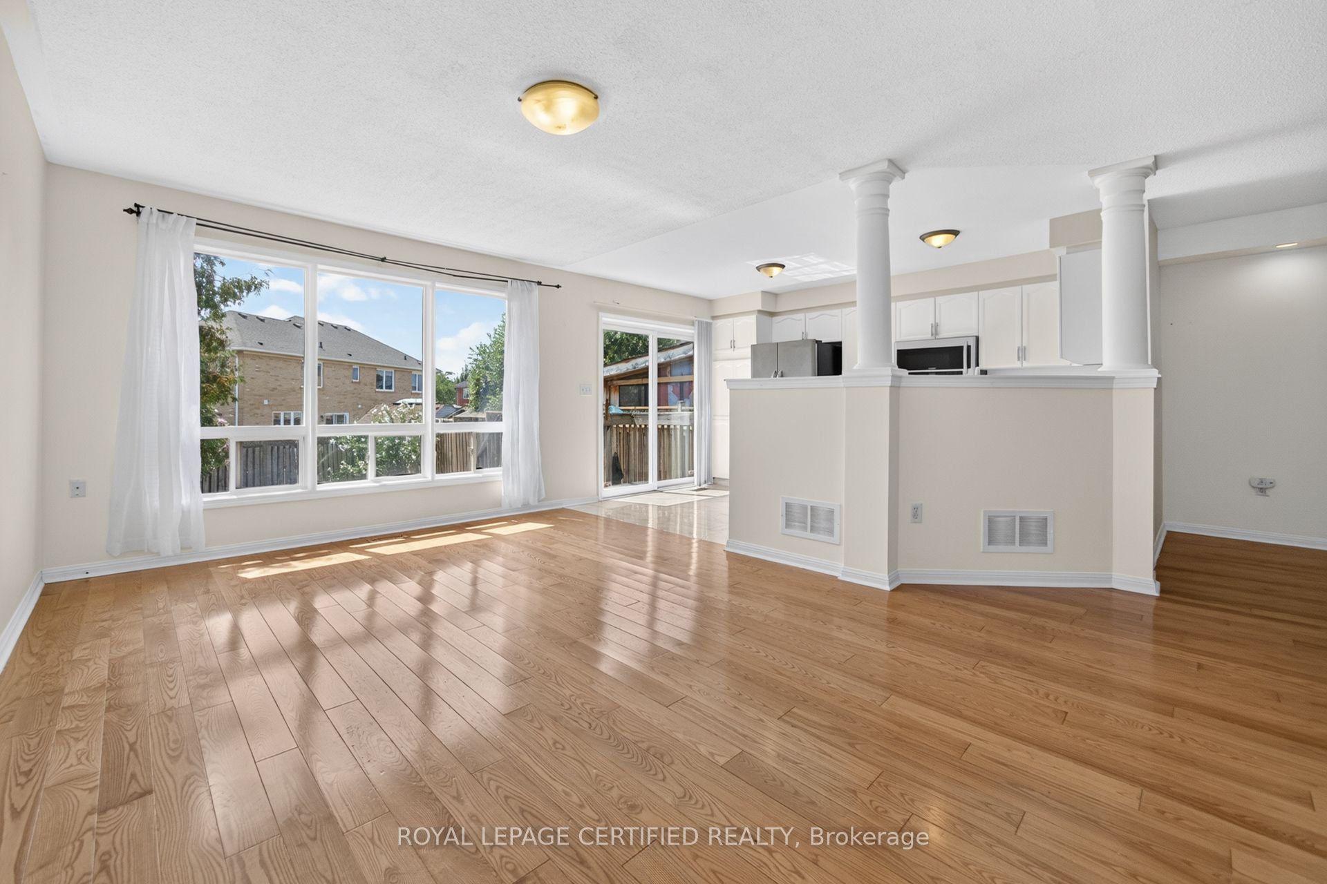 464 Collis Court Property Photo 11
