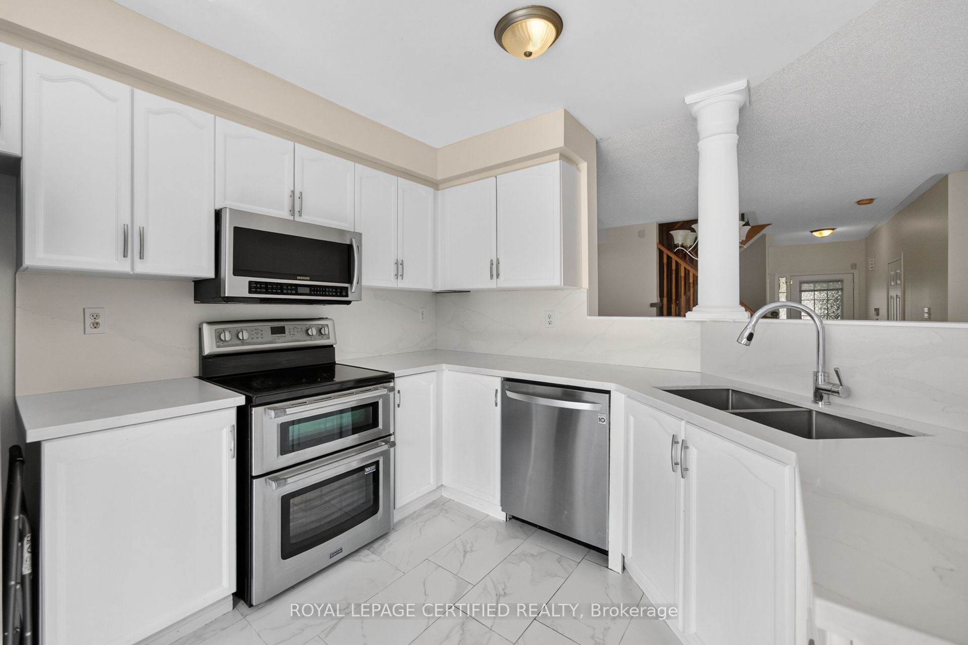 464 Collis Court Property Photo 16