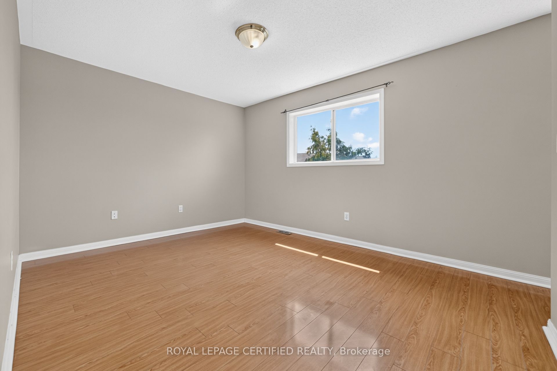 464 Collis Court Property Photo 32