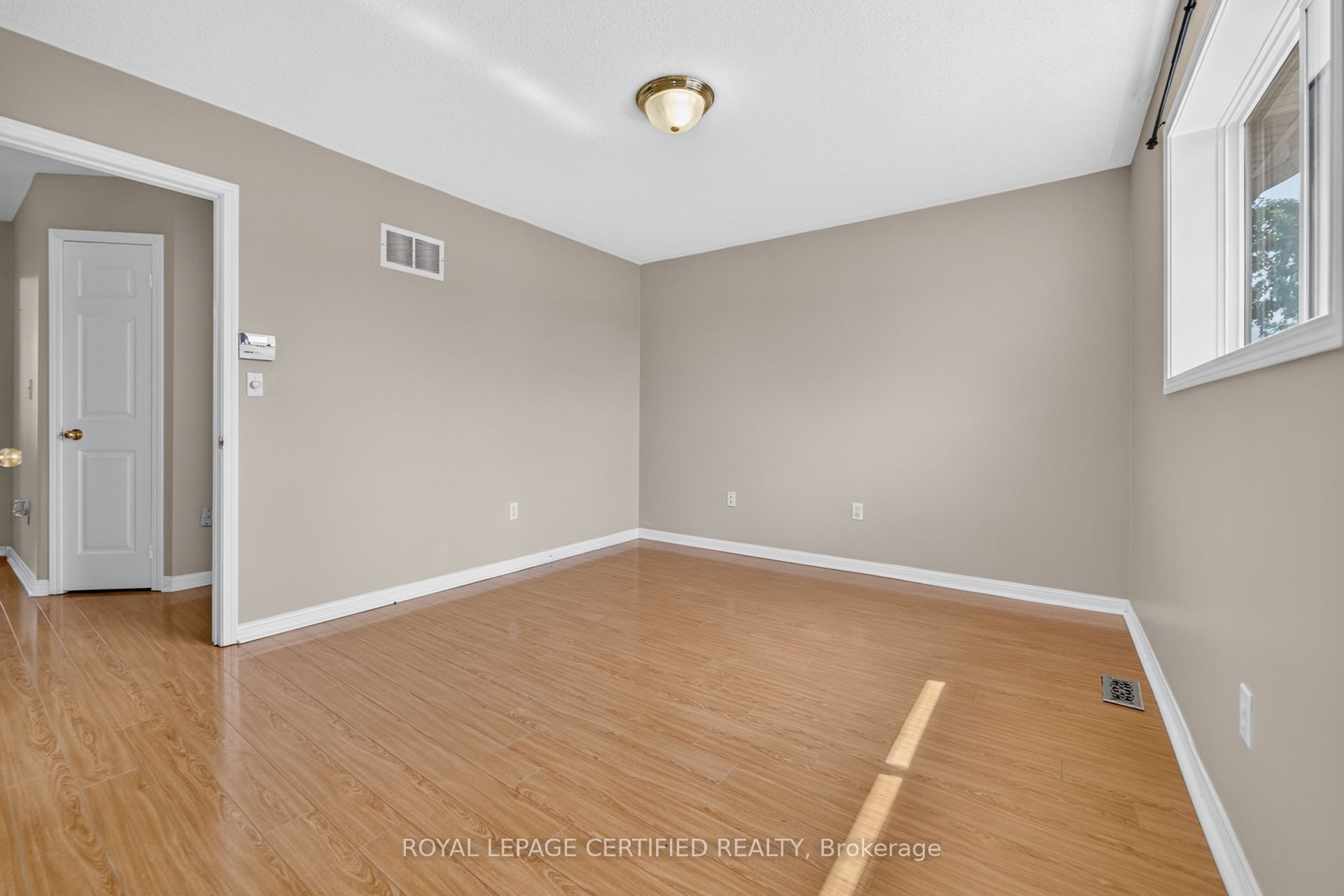 464 Collis Court Property Photo 34
