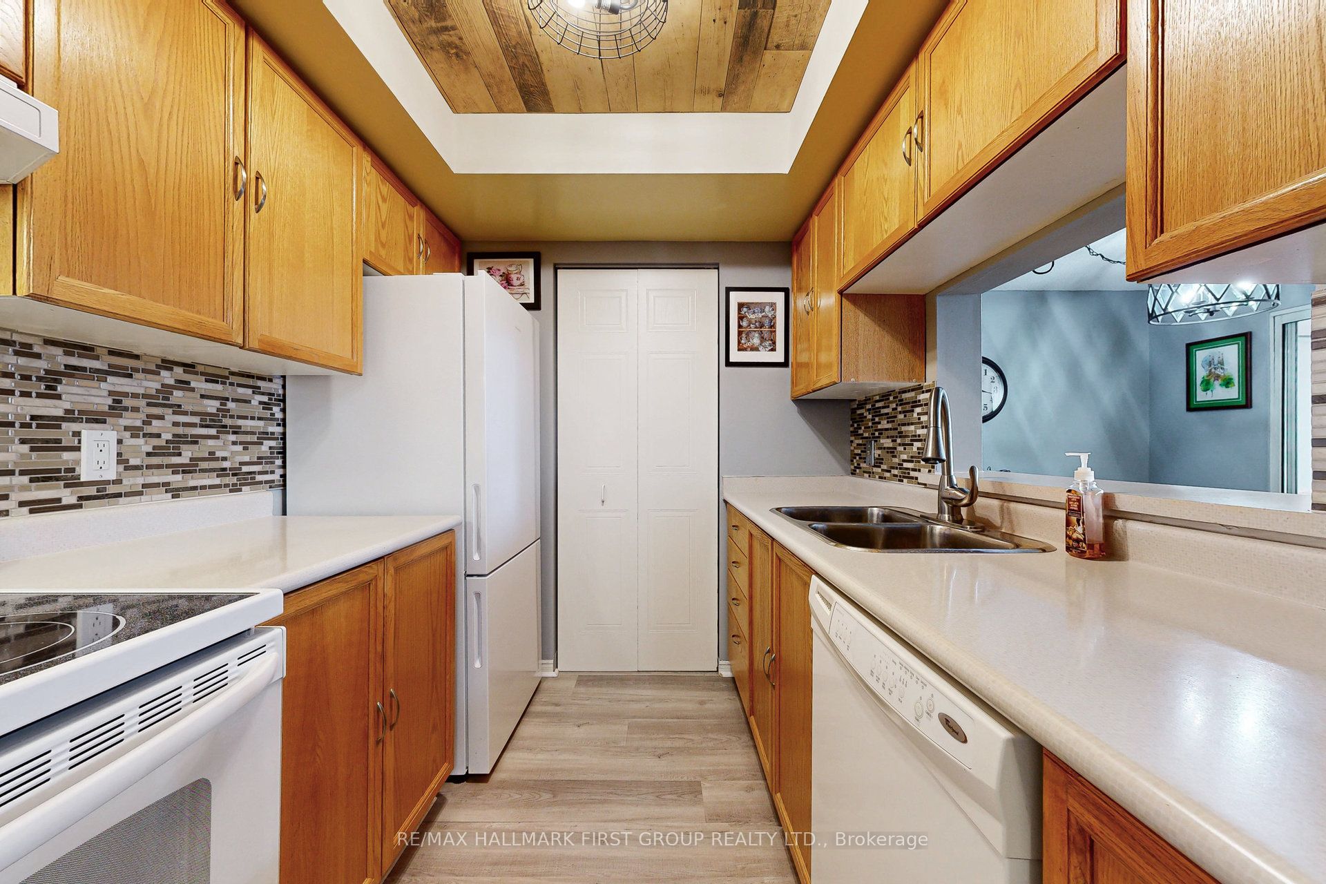 8351 Mclaughlin Road S 218 Property Photo 6