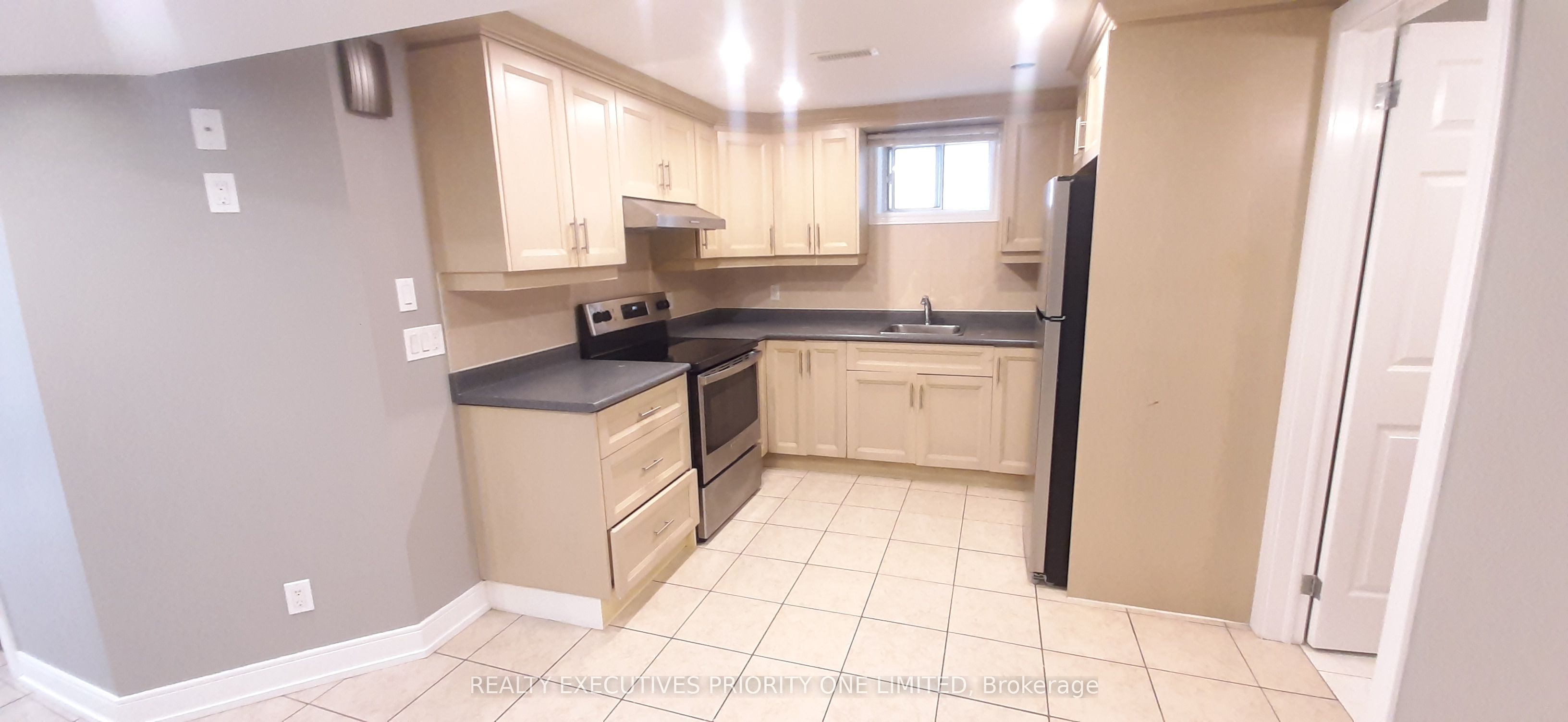 138 Day Avenue Property Photo 3