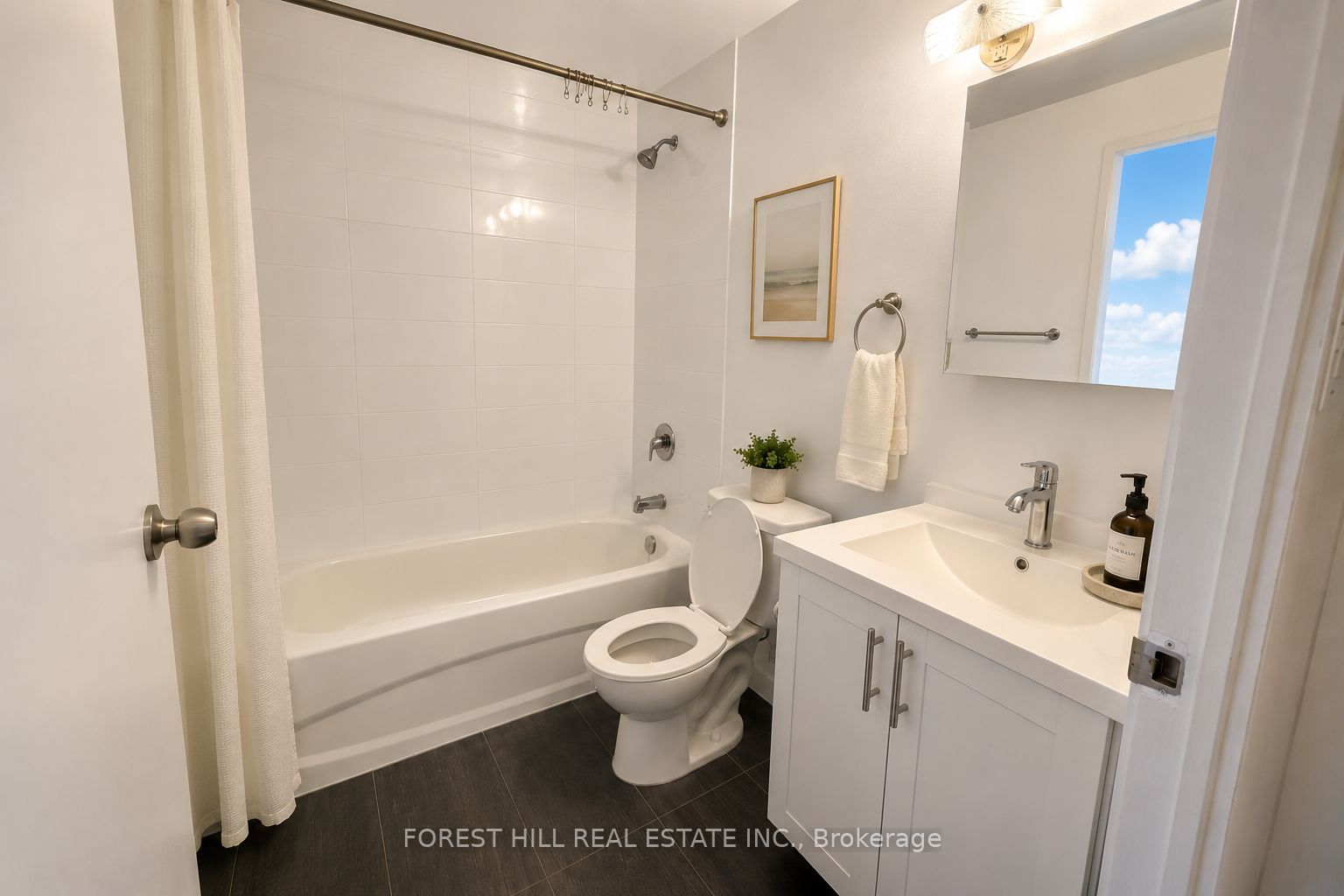 365 Kennedy Road 812 Property Photo 6