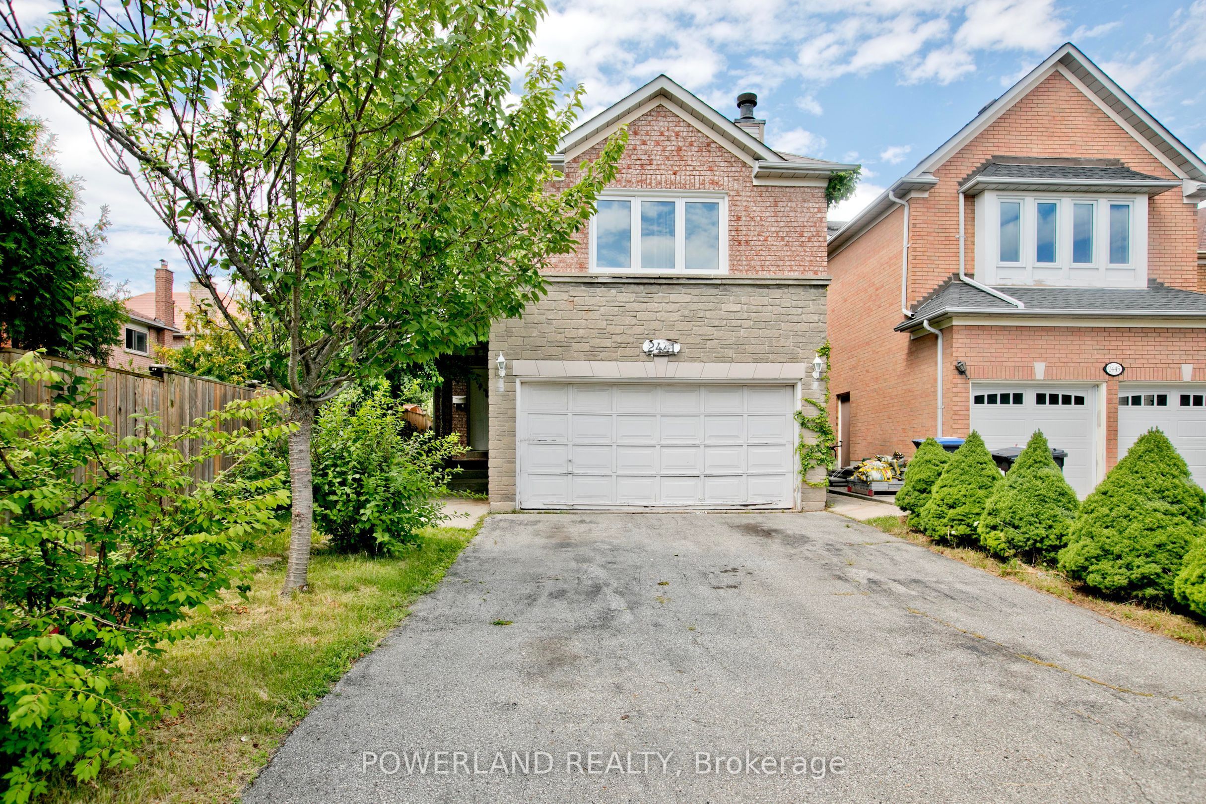 2441 Strathmore Crescent Property Photo 1