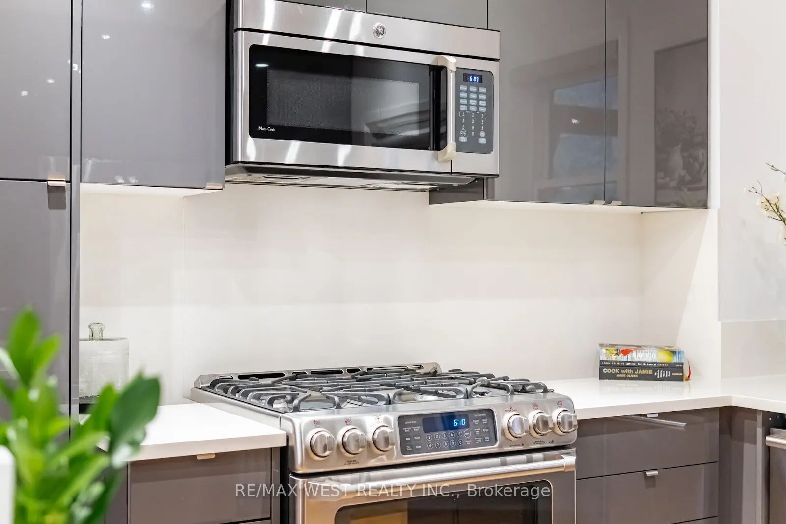 151 Jane Street Property Photo 15