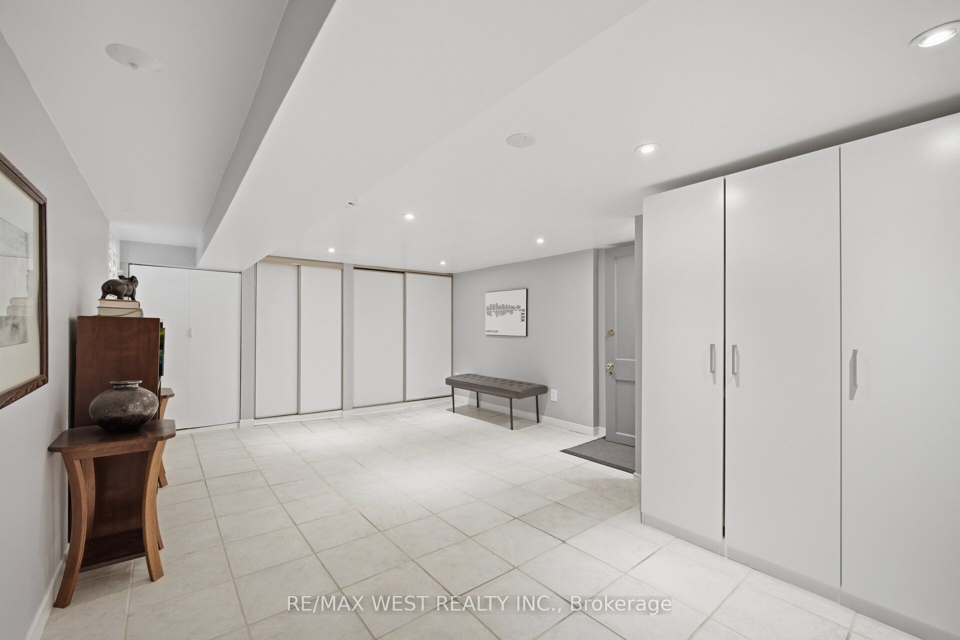 151 Jane Street Property Photo 32