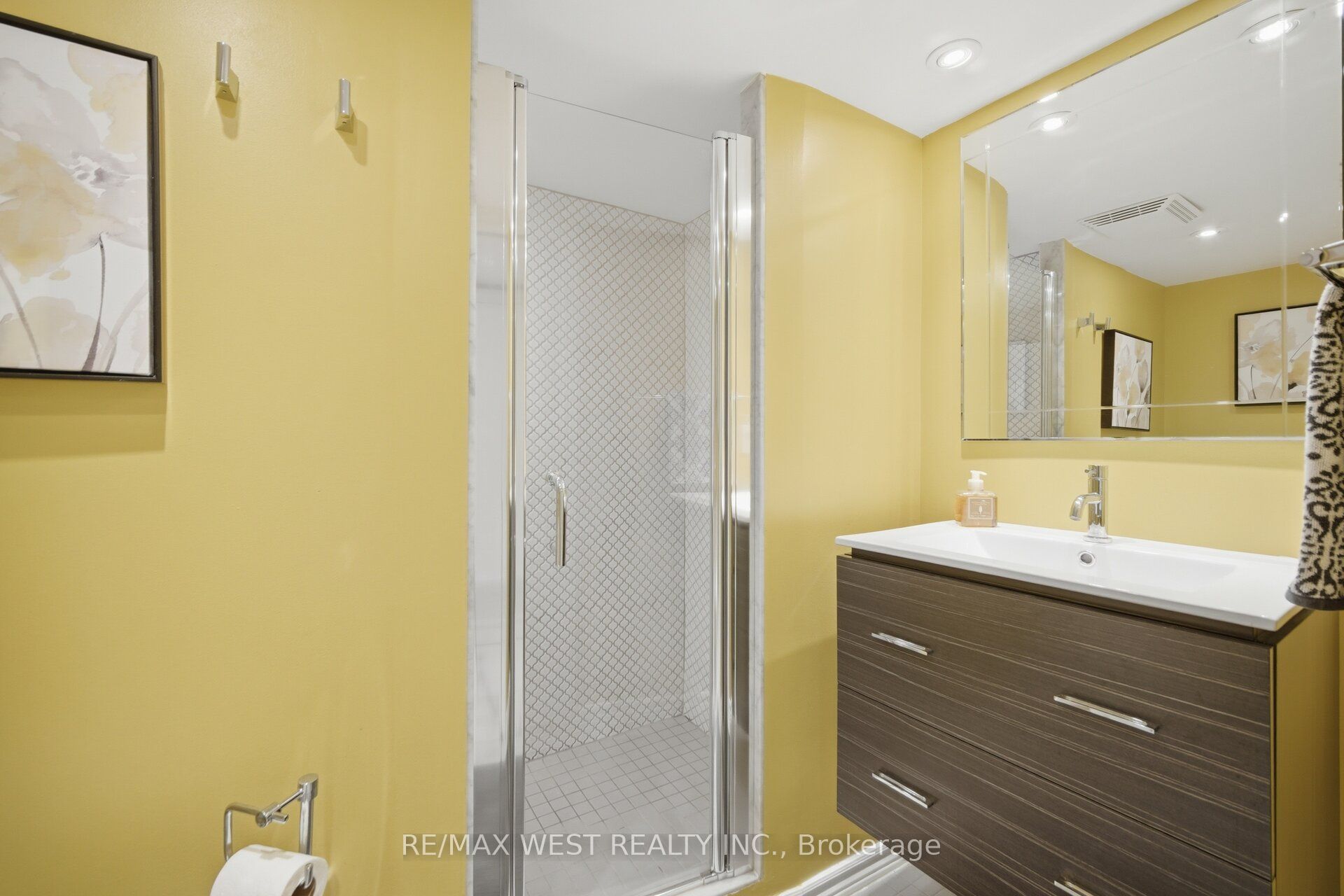 151 Jane Street Property Photo 33
