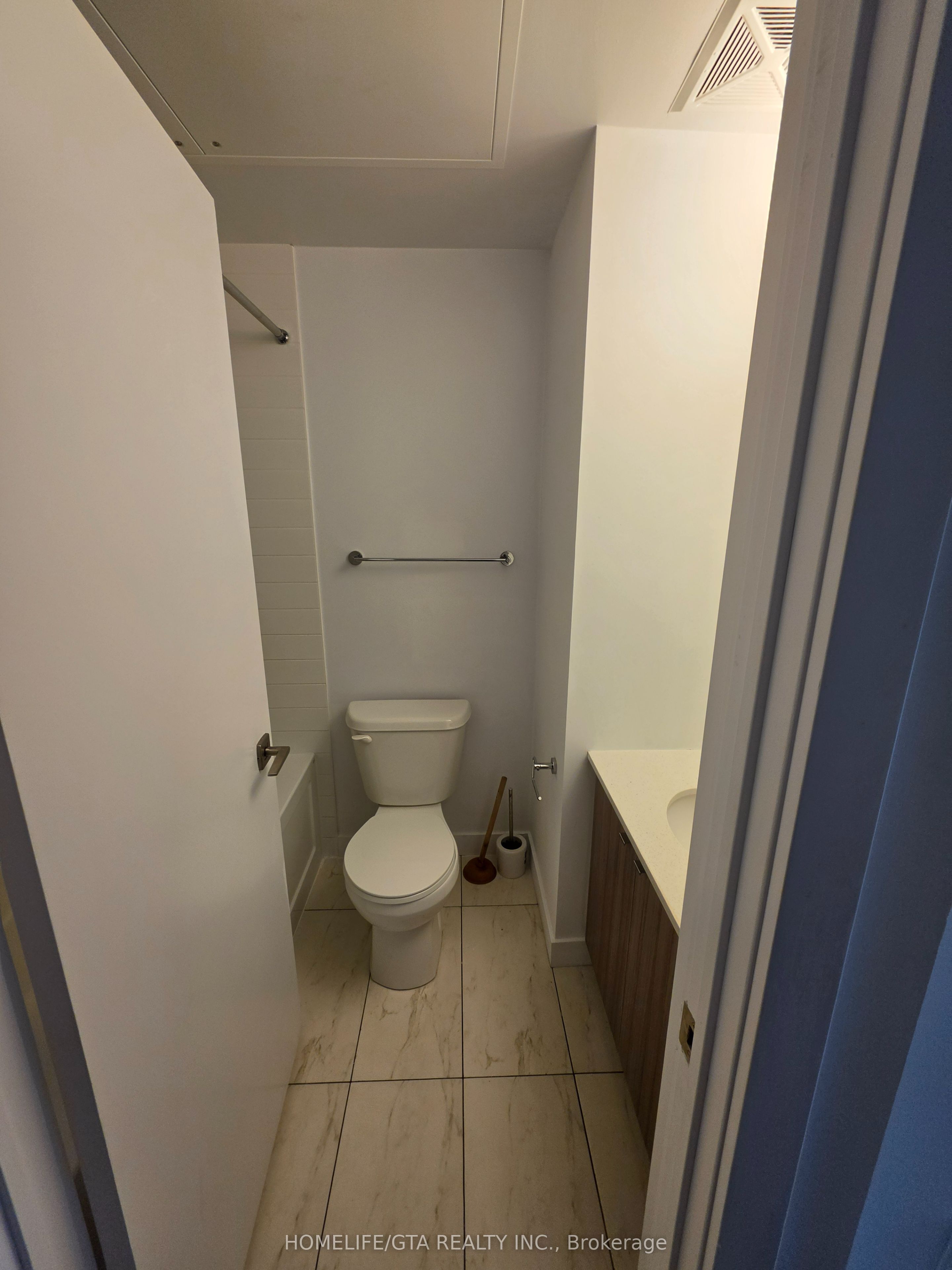 2433 Dufferin Street 208 Property Photo 14