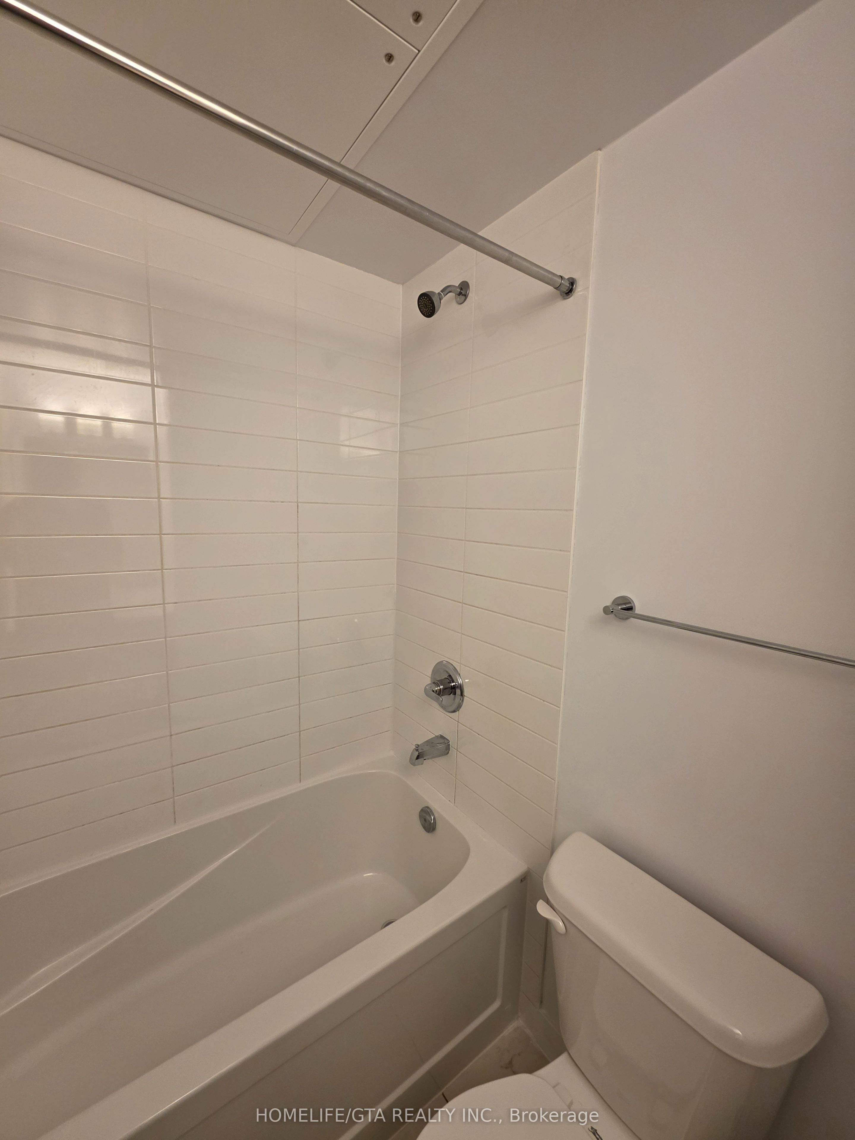 2433 Dufferin Street 208 Property Photo 16
