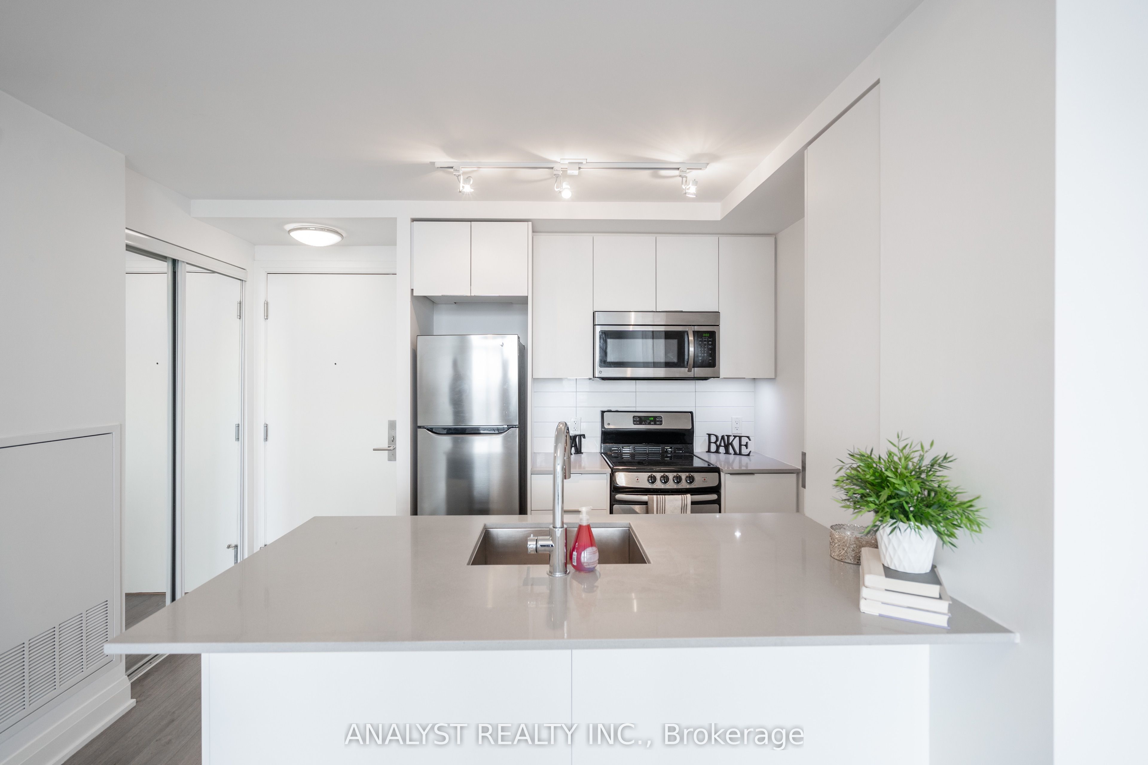 56 Annie Craig Drive 3707 Property Photo 6