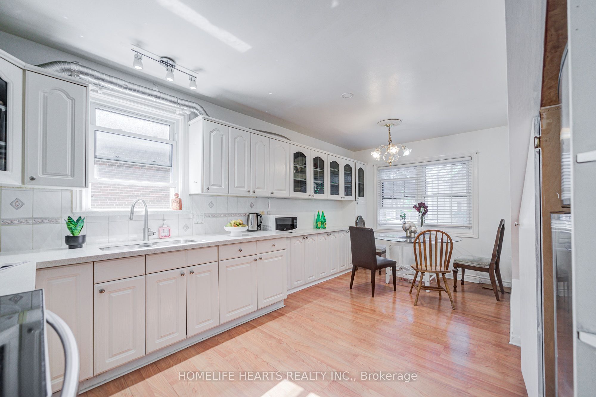 23 Broadview Avenue Property Photo 12