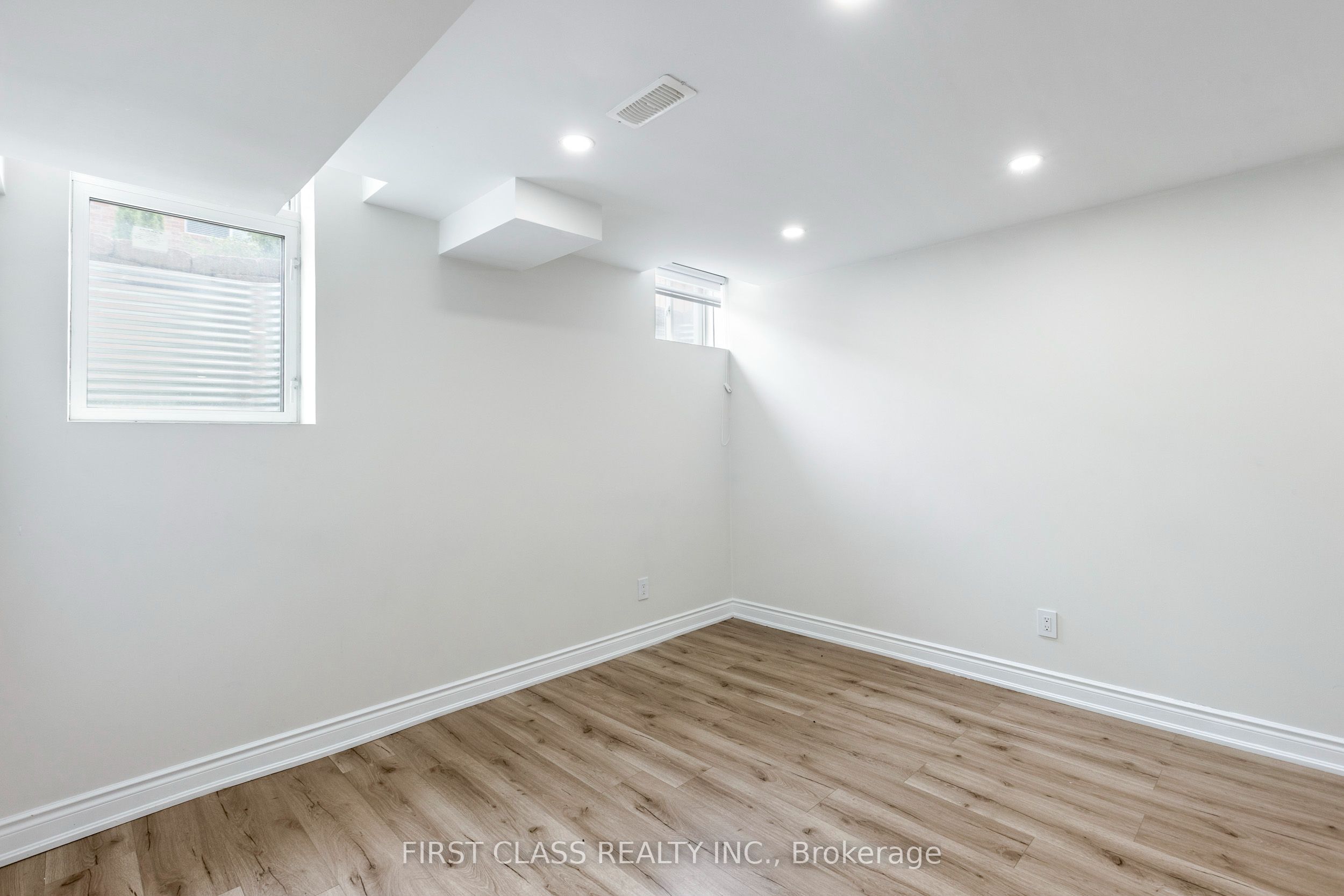 802 Yates Drive Property Photo 6