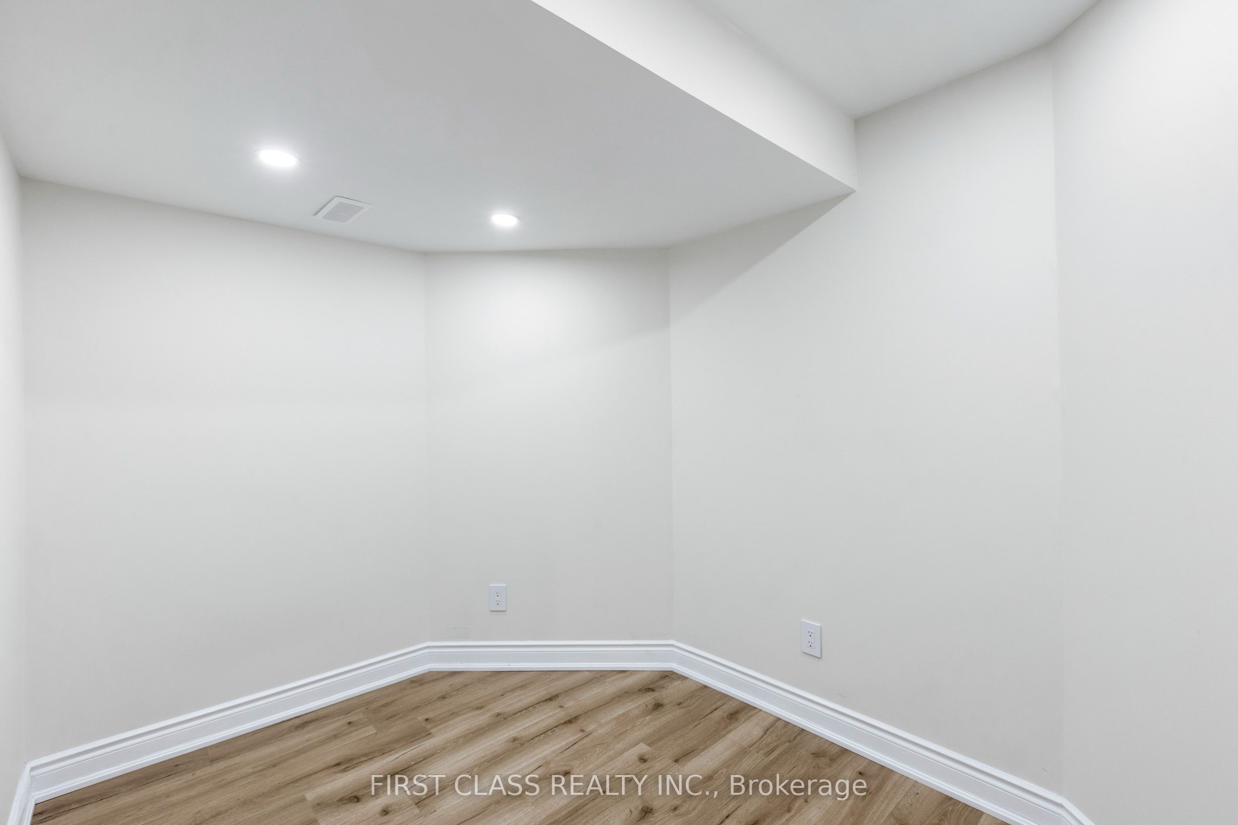 802 Yates Drive Property Photo 9