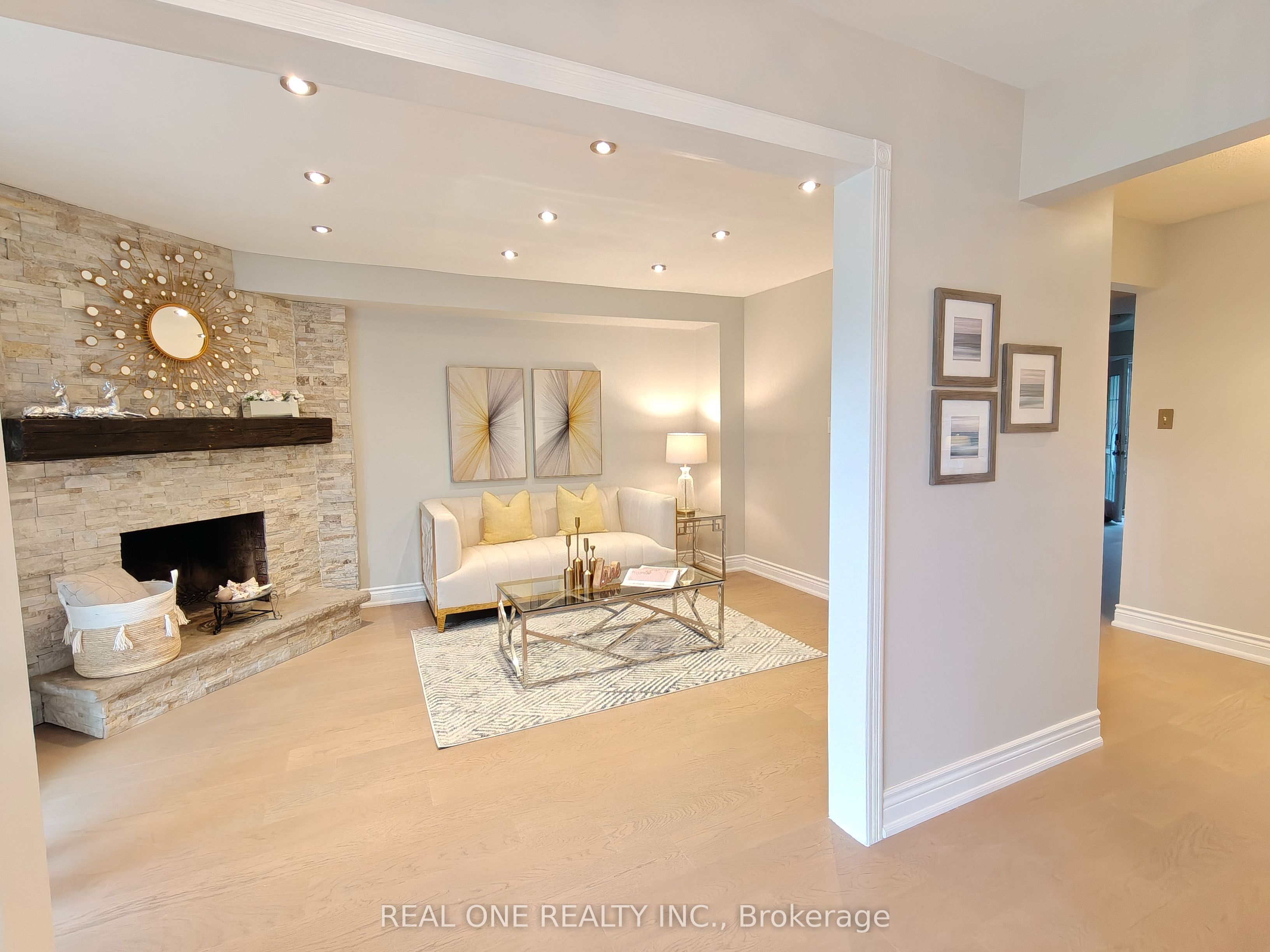 476 Bud Gregory Boulevard Property Photo 3