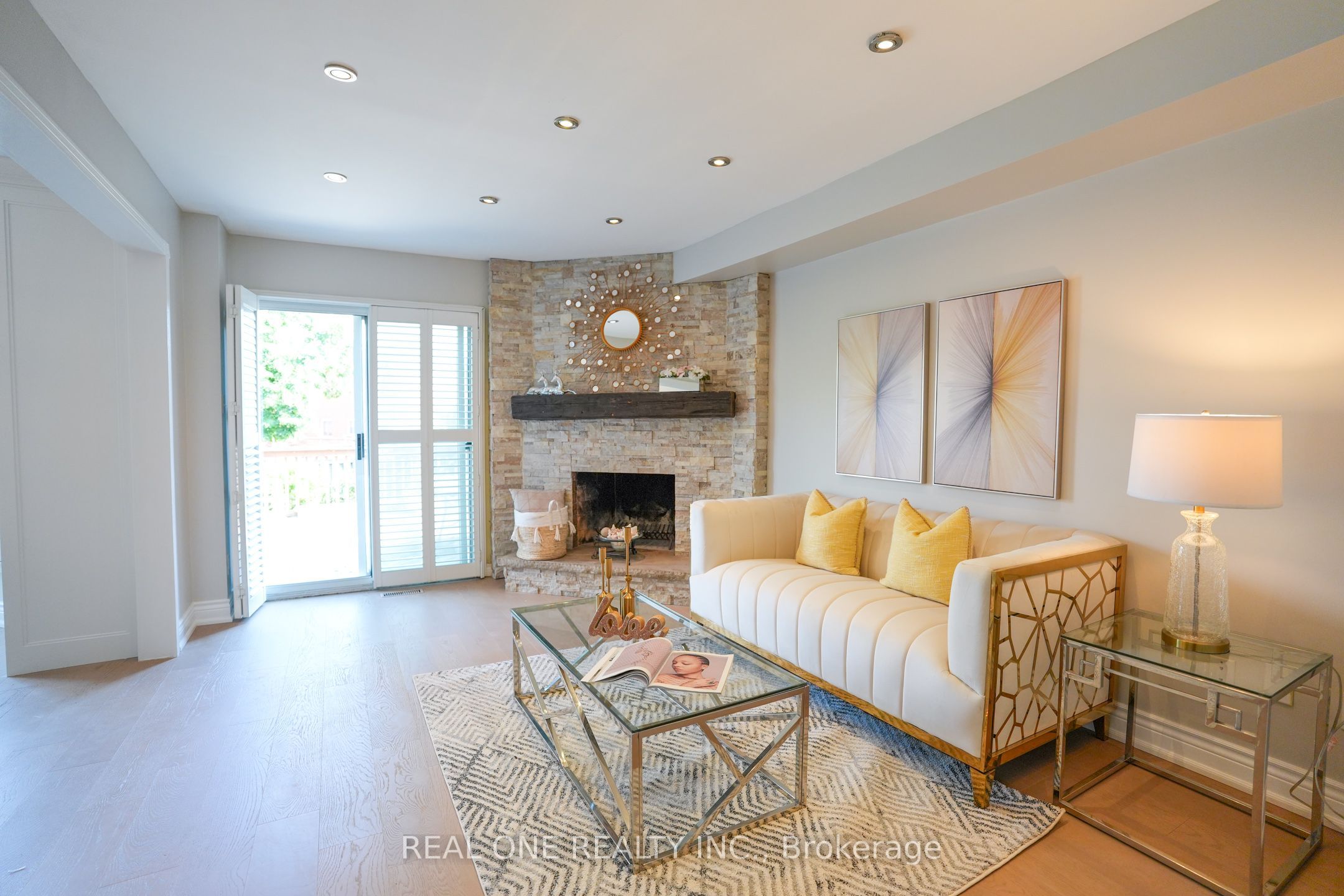 476 Bud Gregory Boulevard Property Photo 6