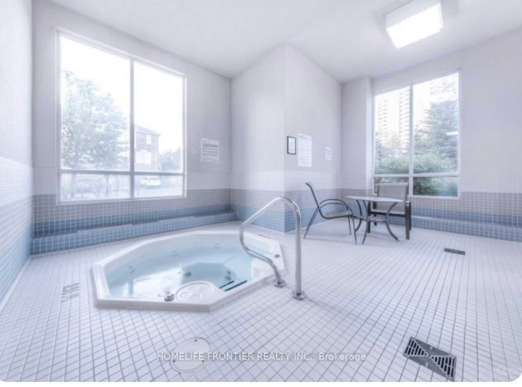 1359 Rathburn Road 1009 Property Photo 17