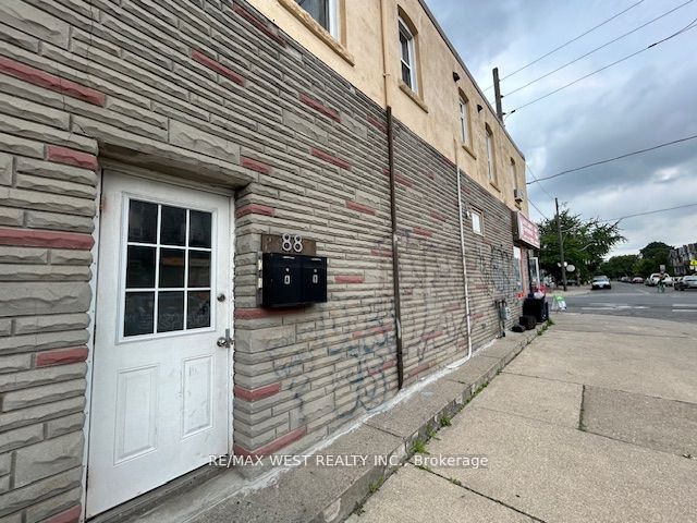 88 Uxbridge Avenue A Property Photo 1