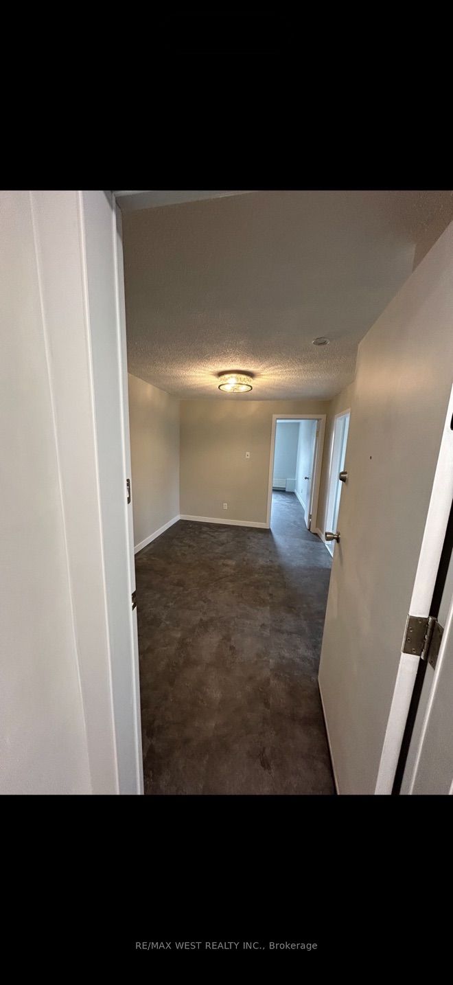 88 Uxbridge Avenue A Property Photo 3