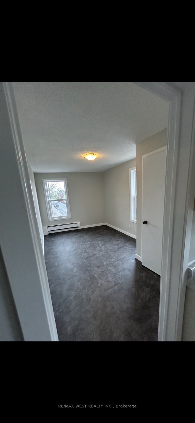 88 Uxbridge Avenue A Property Photo 5