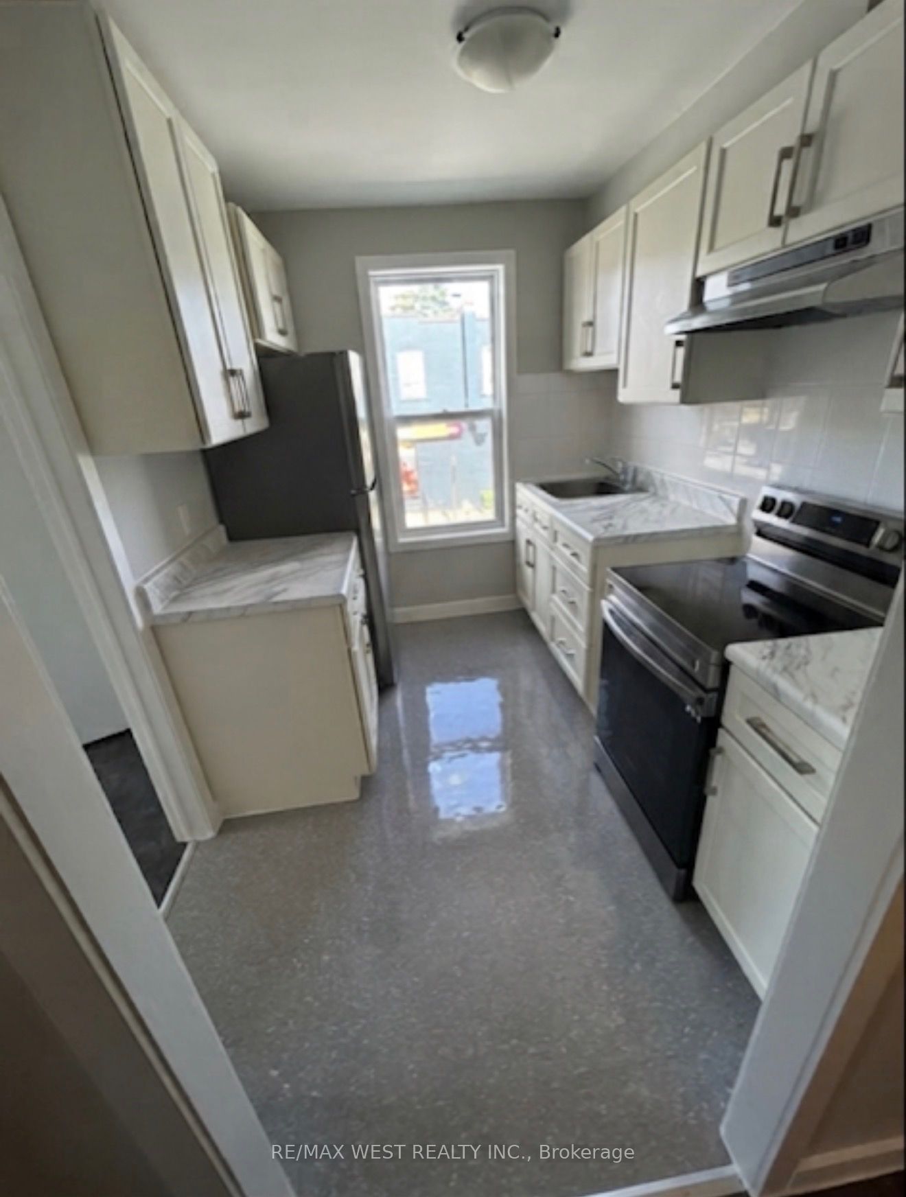 88 Uxbridge Avenue A Property Photo 7