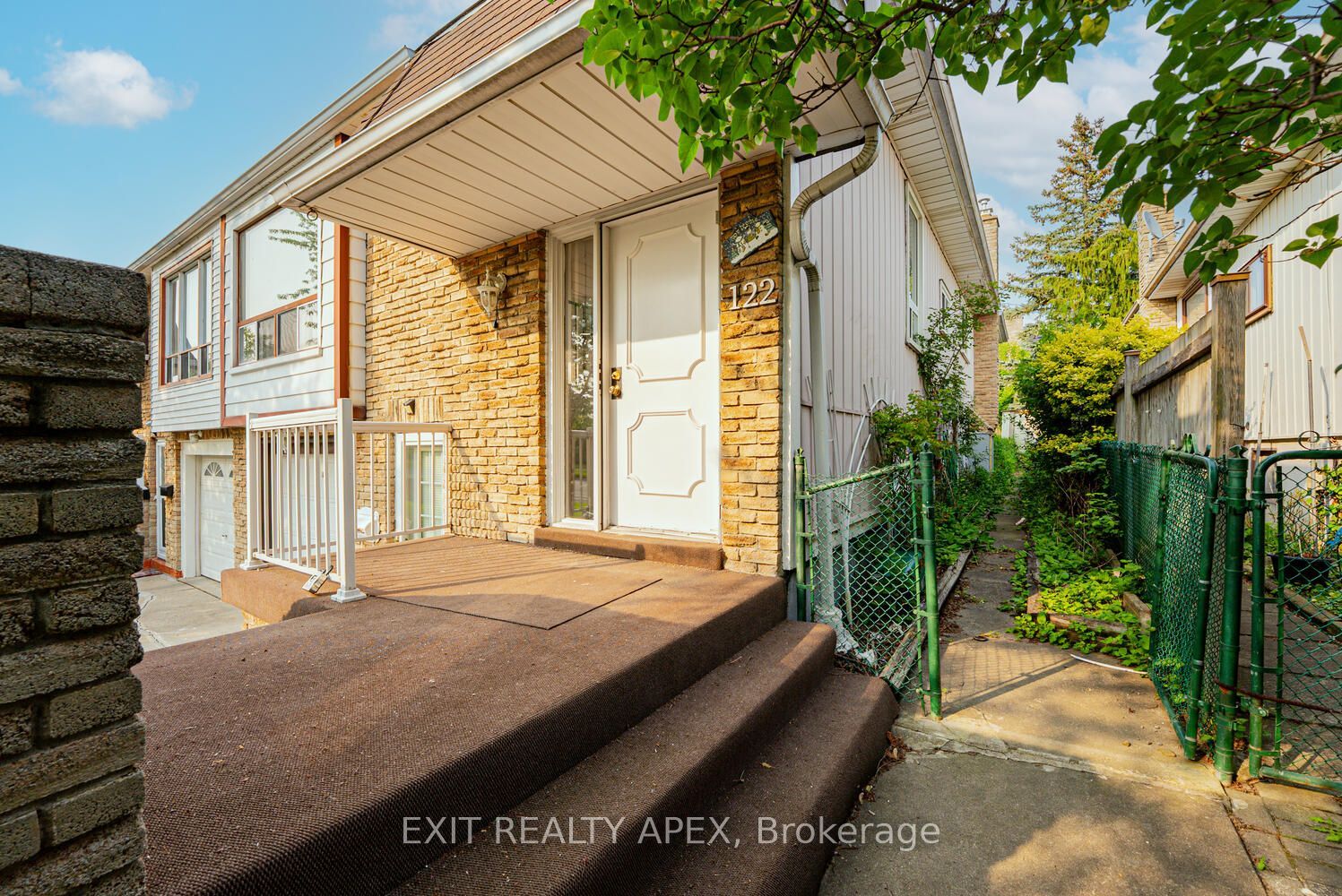 122 Centre Street N Property Photo 6