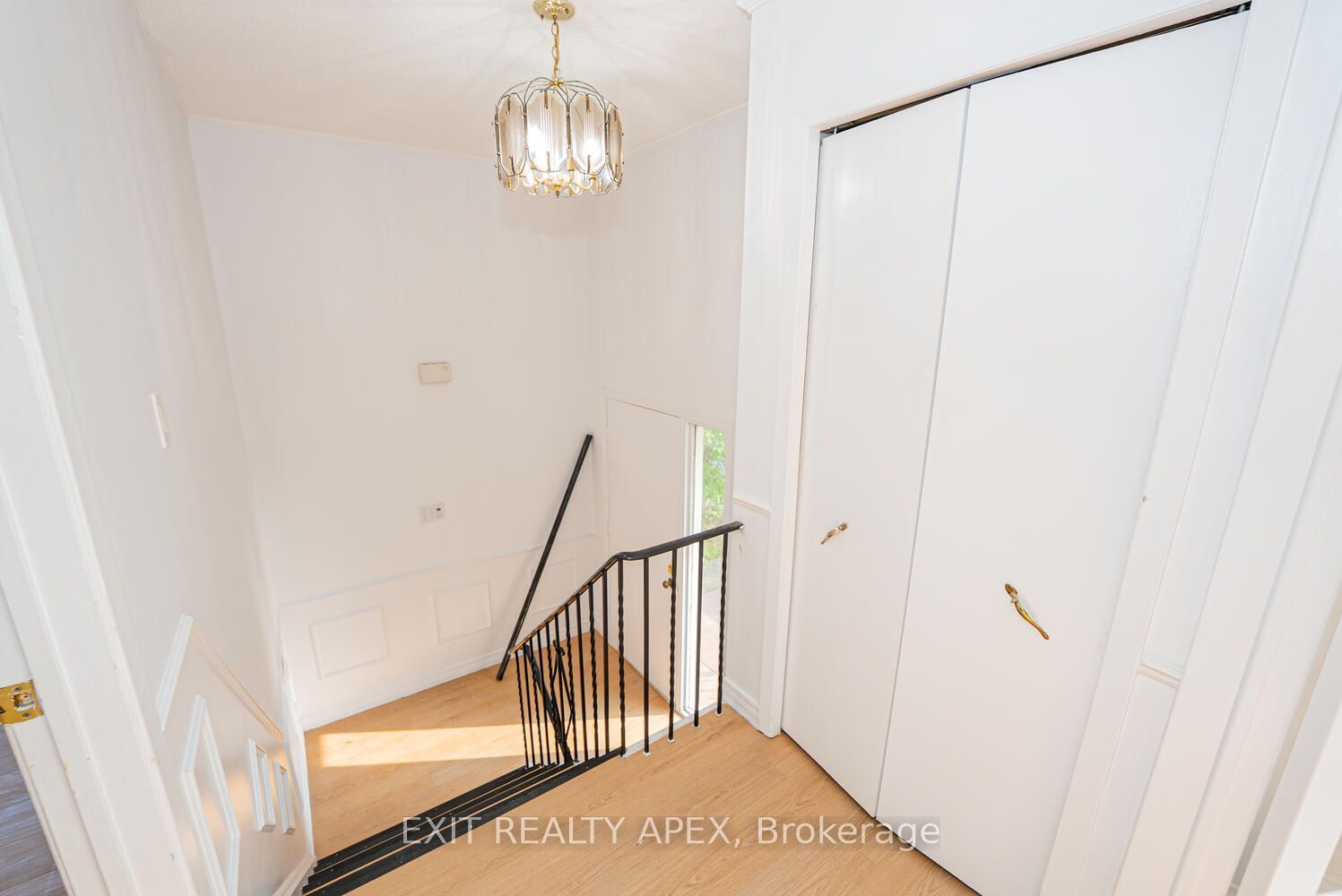 122 Centre Street N Property Photo 9