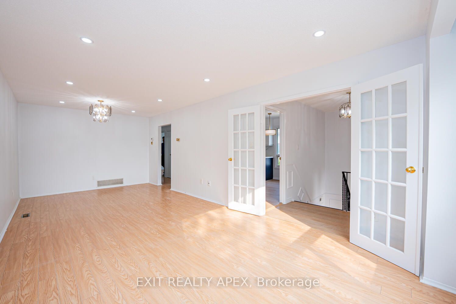 122 Centre Street N Property Photo 13