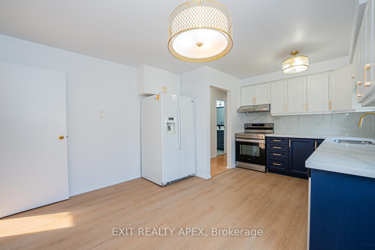 122 Centre Street N Property Photo 15