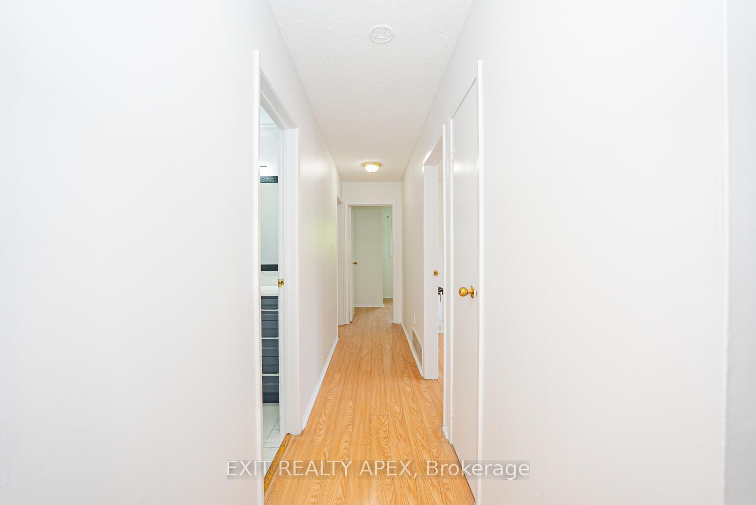 122 Centre Street N Property Photo 18