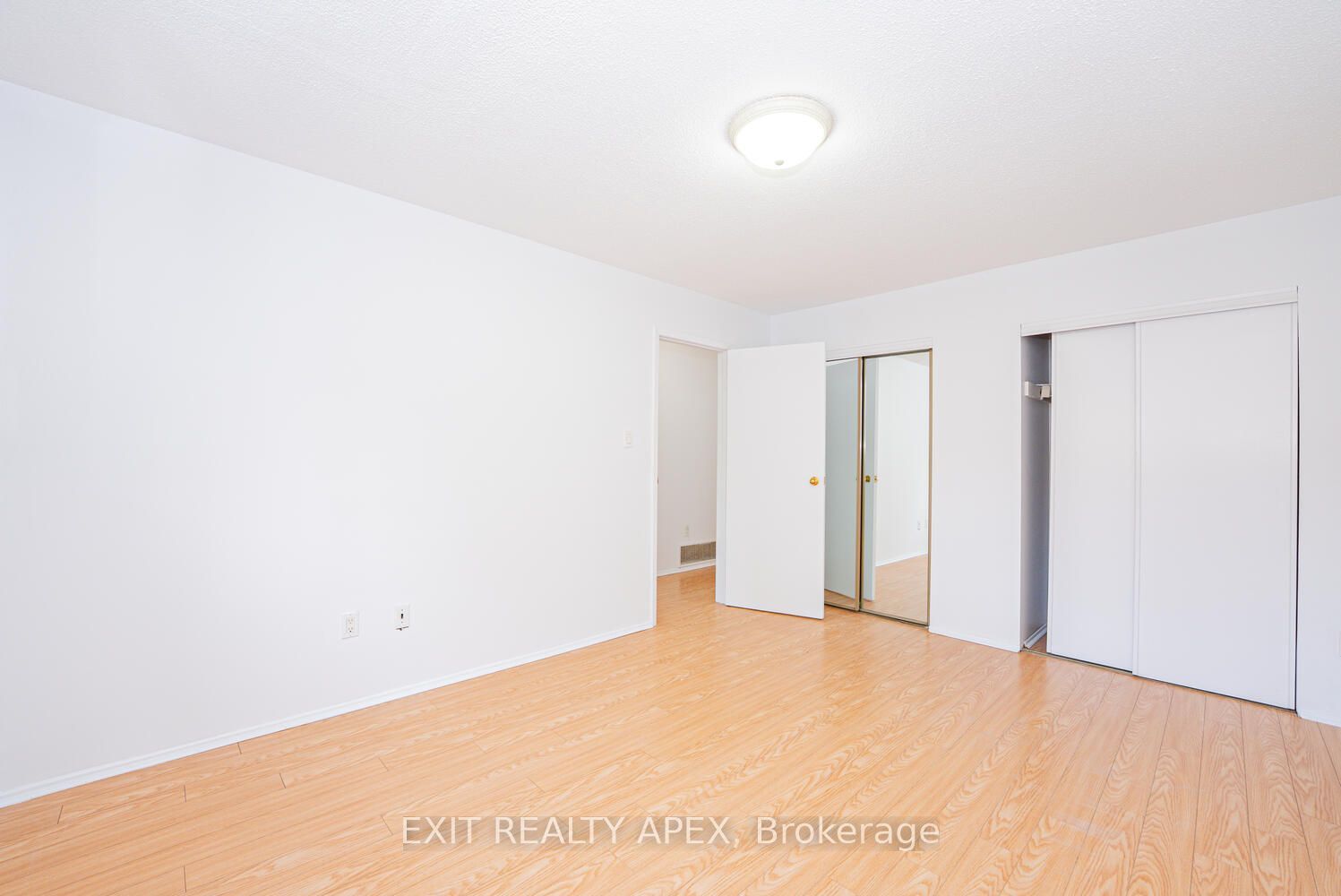 122 Centre Street N Property Photo 20