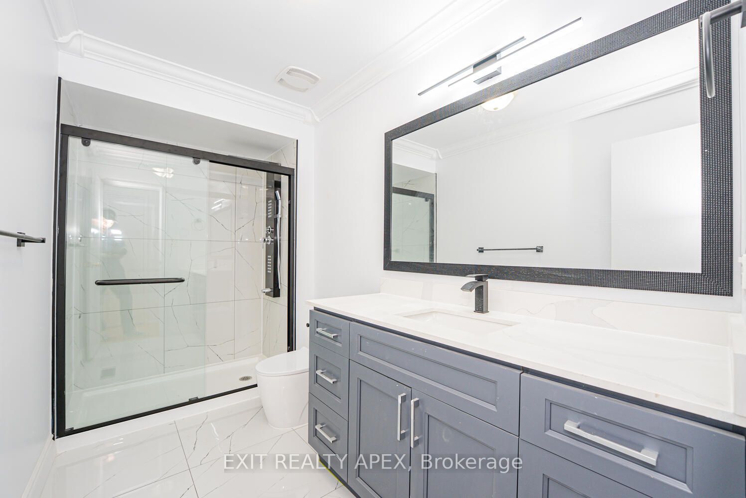 122 Centre Street N Property Photo 25