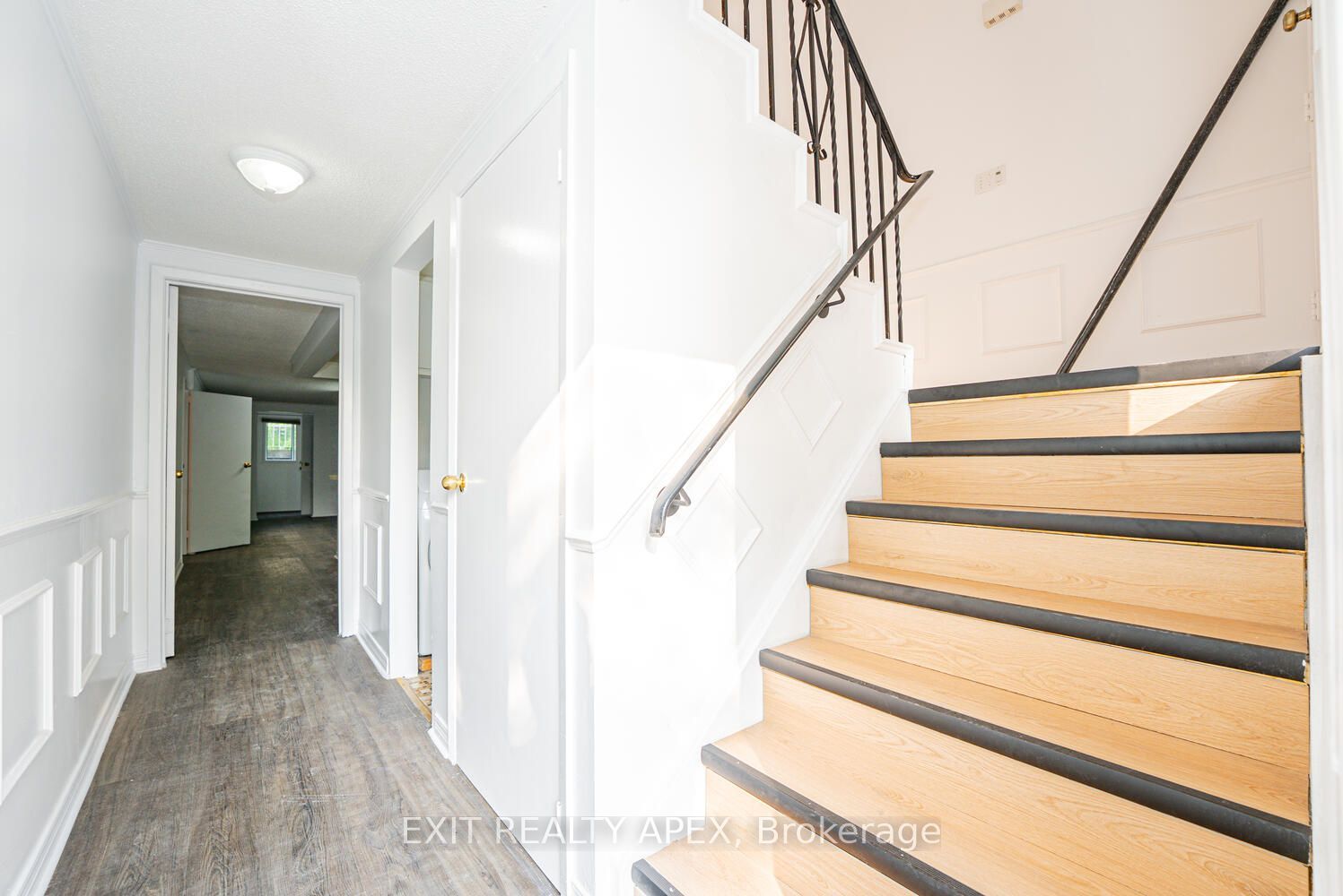 122 Centre Street N Property Photo 27