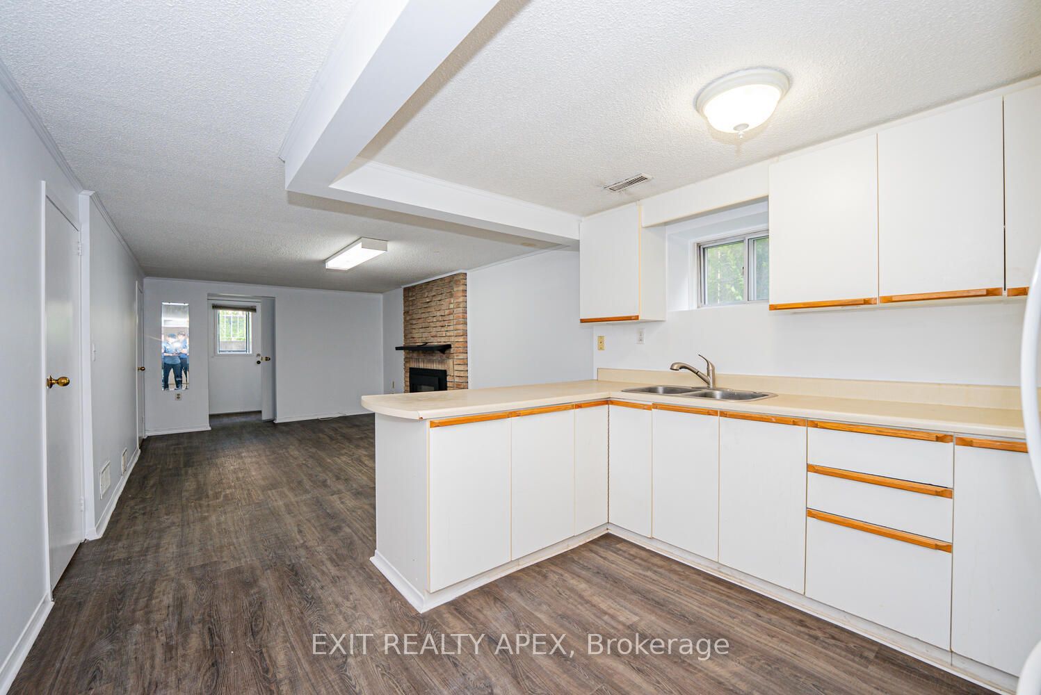 122 Centre Street N Property Photo 28