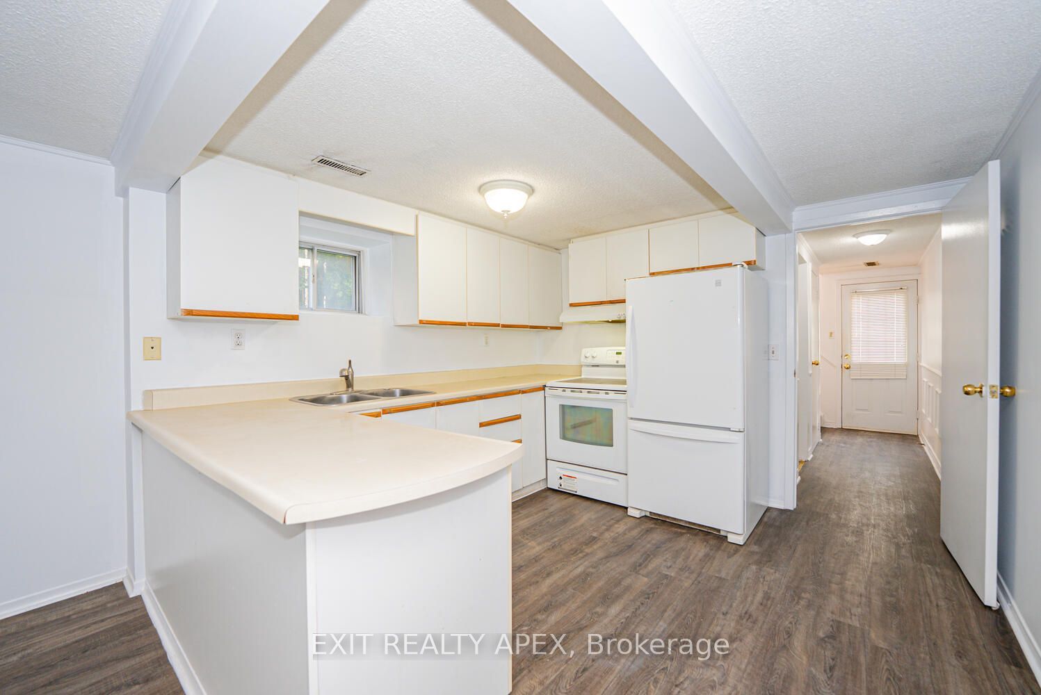 122 Centre Street N Property Photo 29