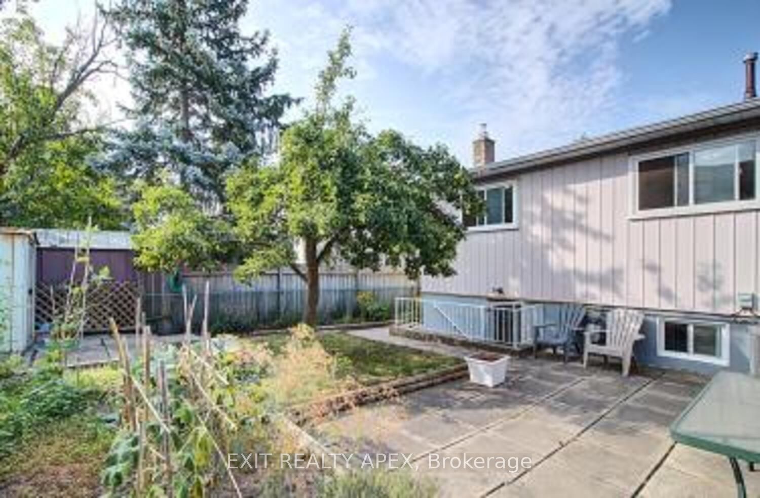 122 Centre Street N Property Photo 45