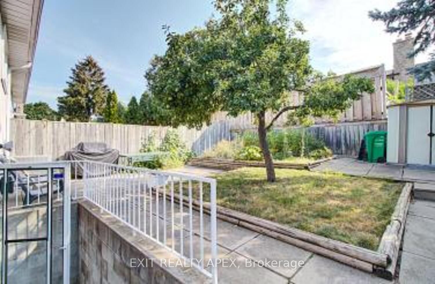 122 Centre Street N Property Photo 48