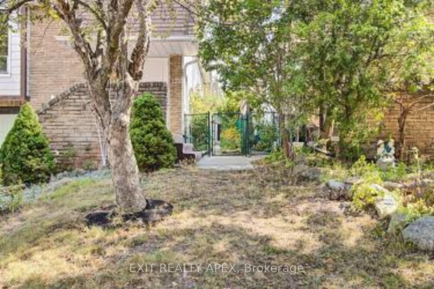 122 Centre Street N Property Photo 49
