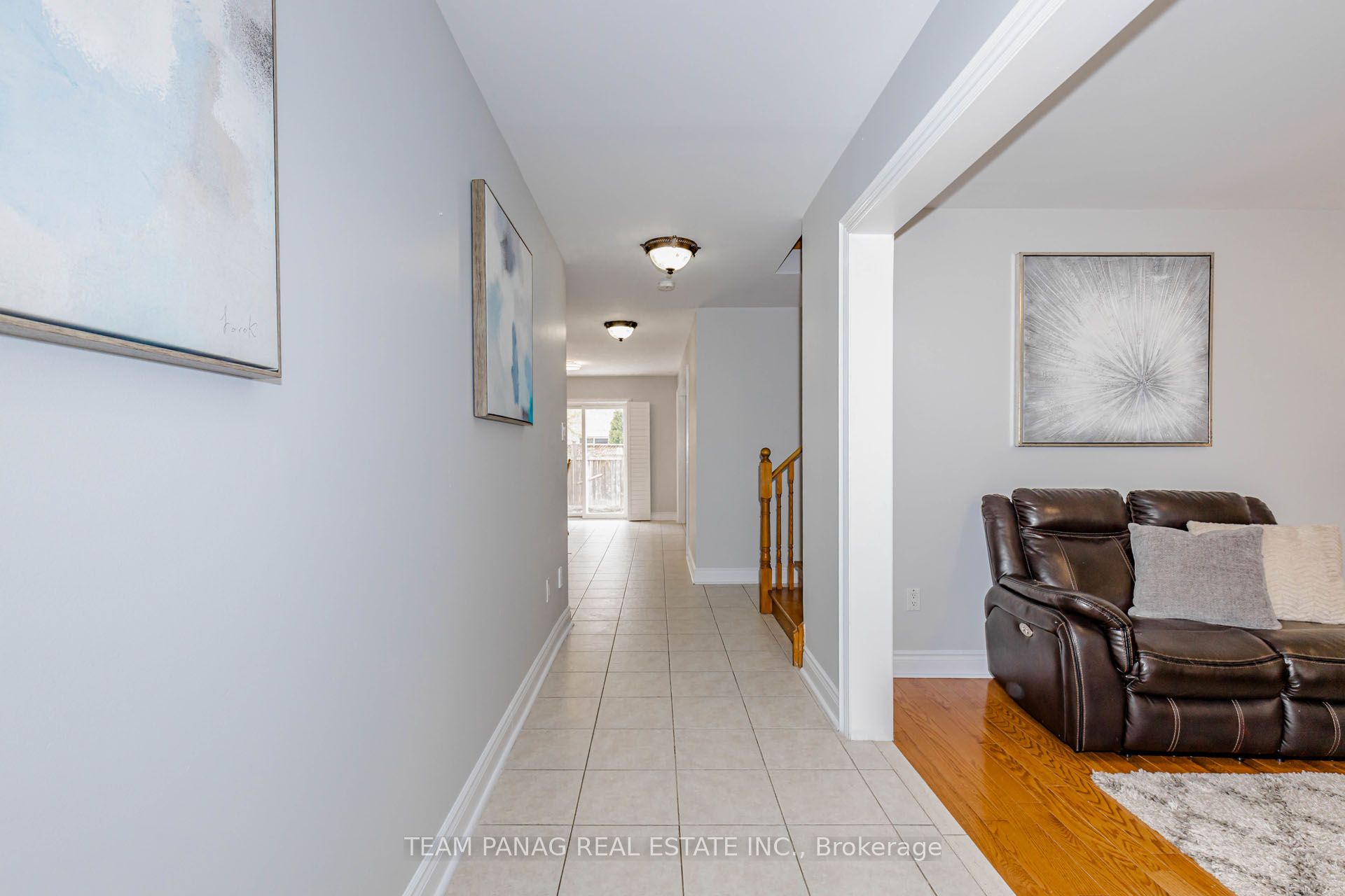 233 Queen Mary Drive Property Photo 6