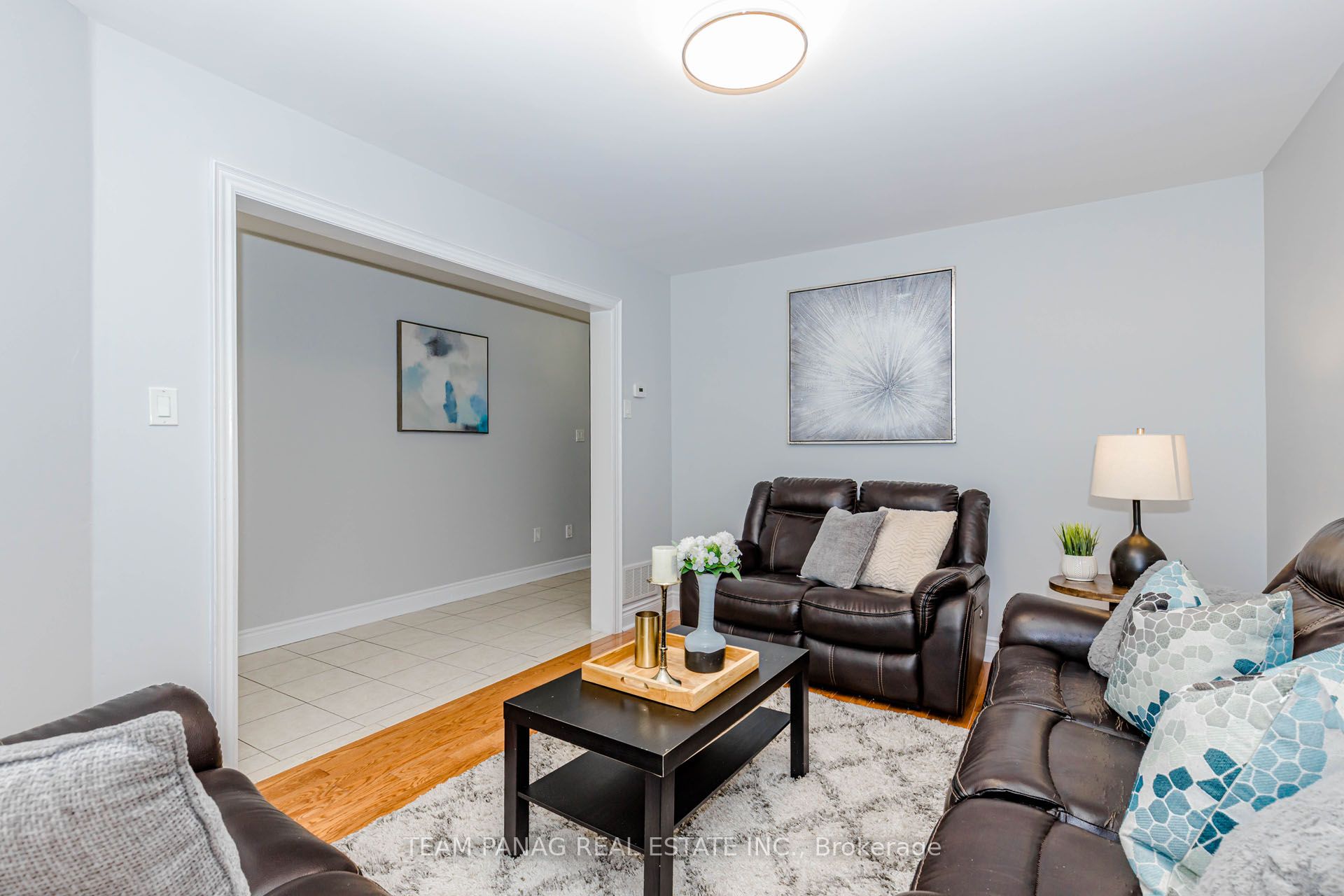 233 Queen Mary Drive Property Photo 8