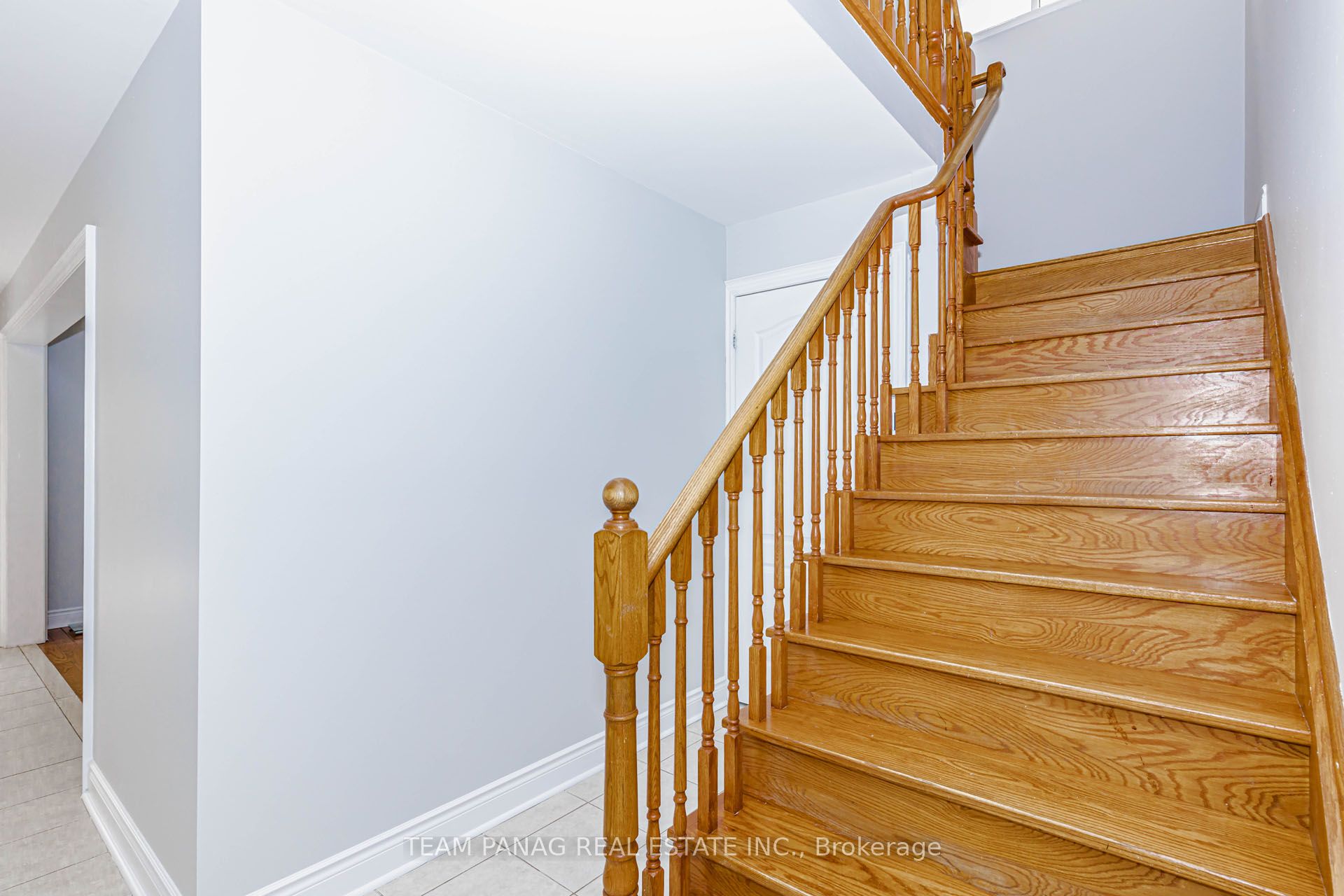 233 Queen Mary Drive Property Photo 19