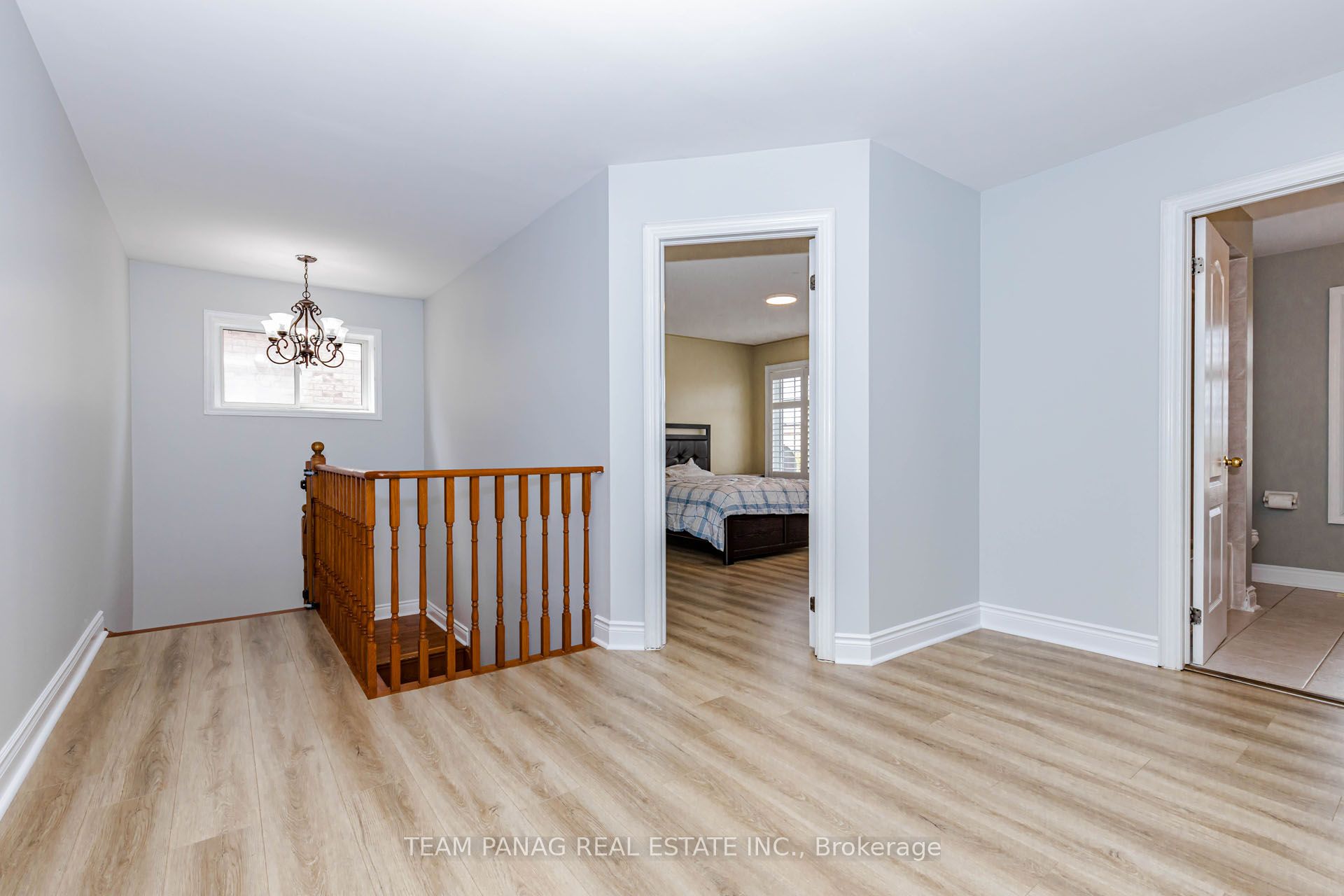 233 Queen Mary Drive Property Photo 26