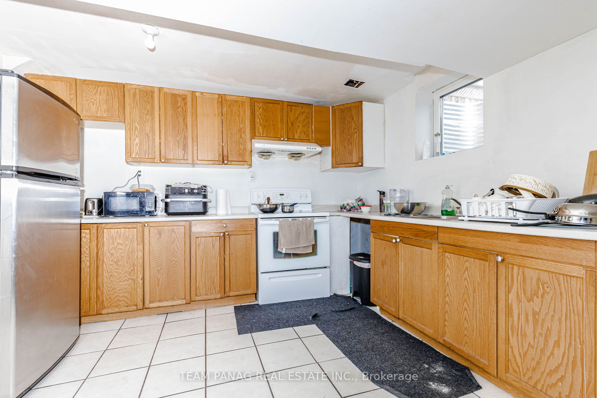 233 Queen Mary Drive Property Photo 40