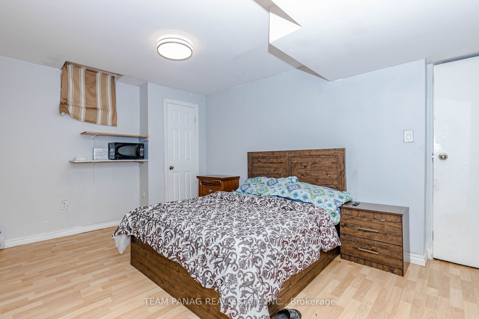 233 Queen Mary Drive Property Photo 44