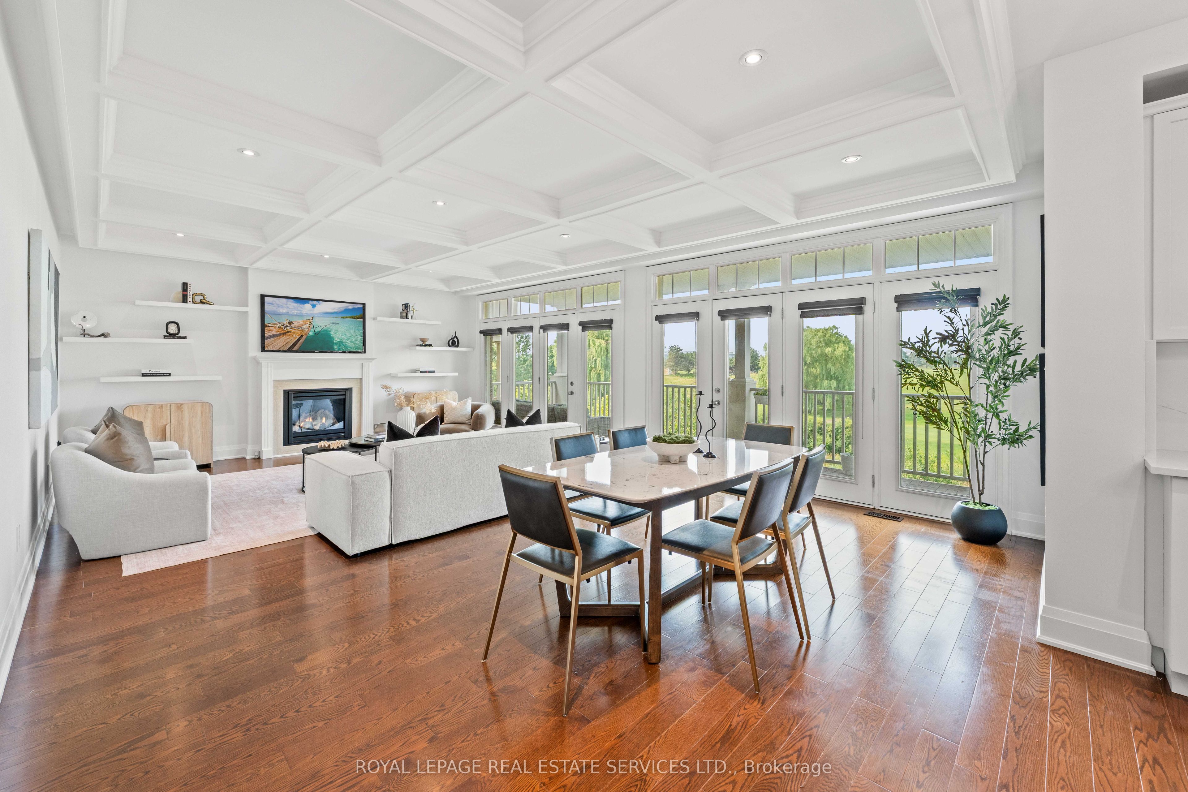 118 Coastline Drive Property Photo 1