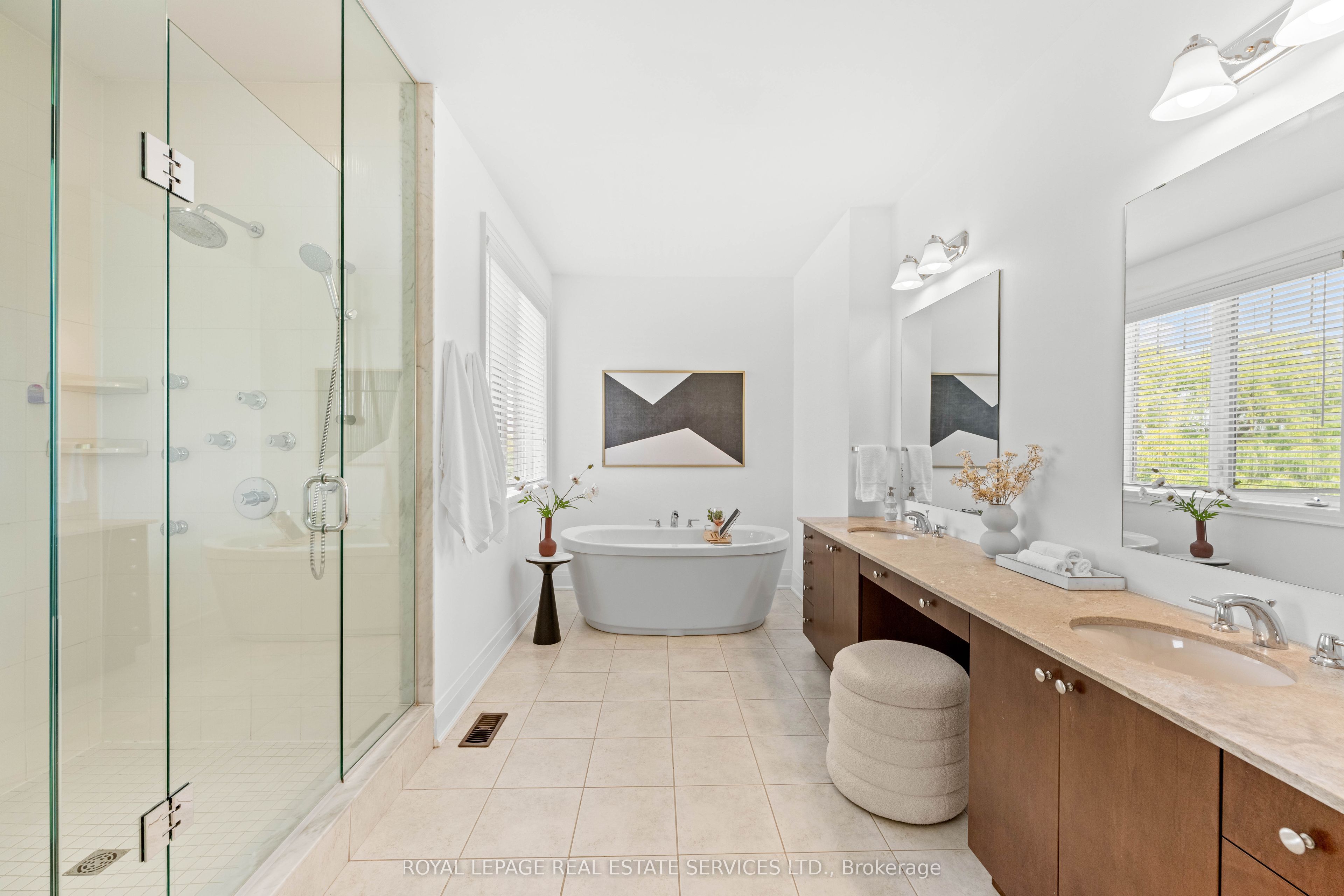 118 Coastline Drive Property Photo 18