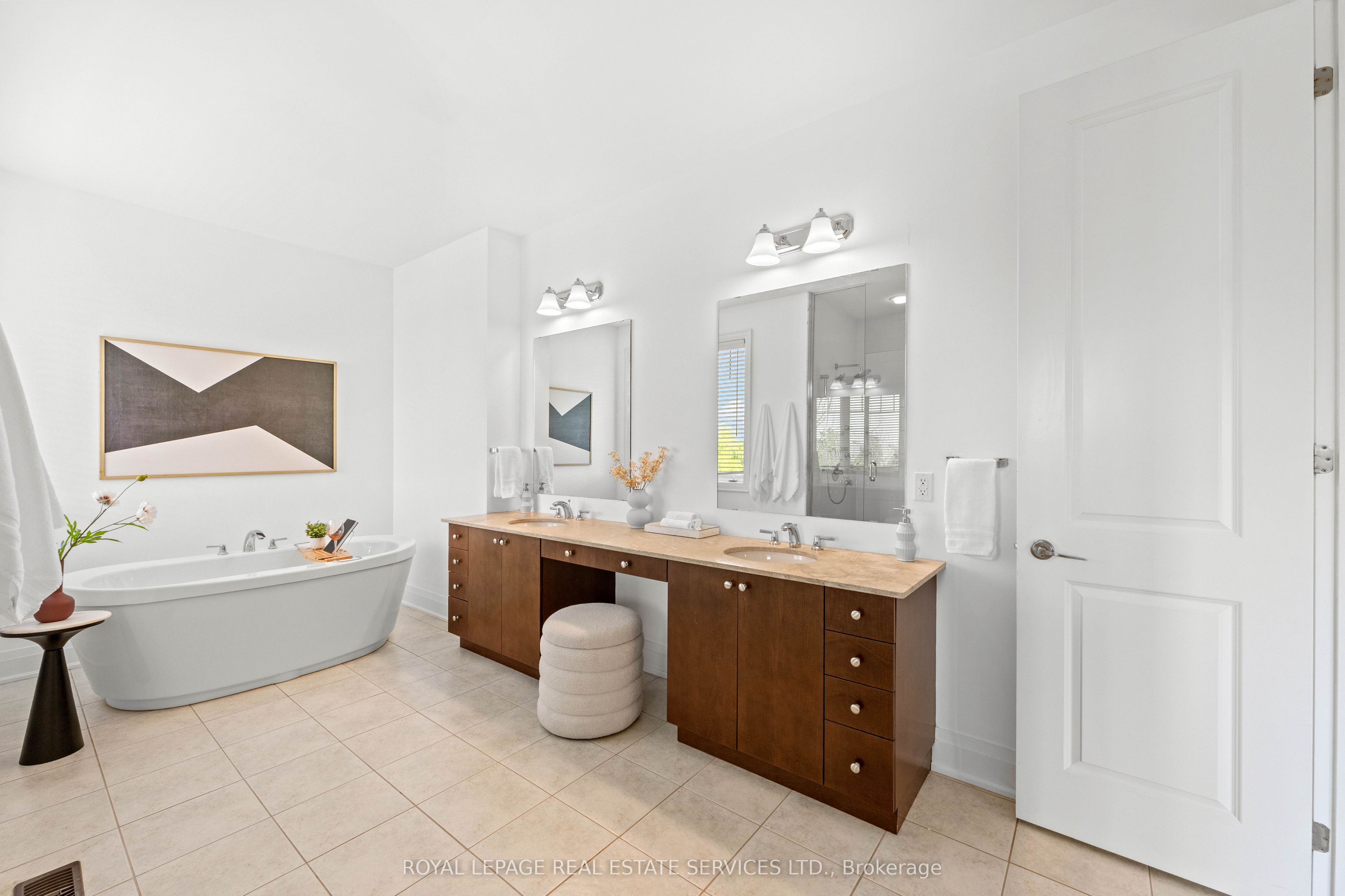 118 Coastline Drive Property Photo 19