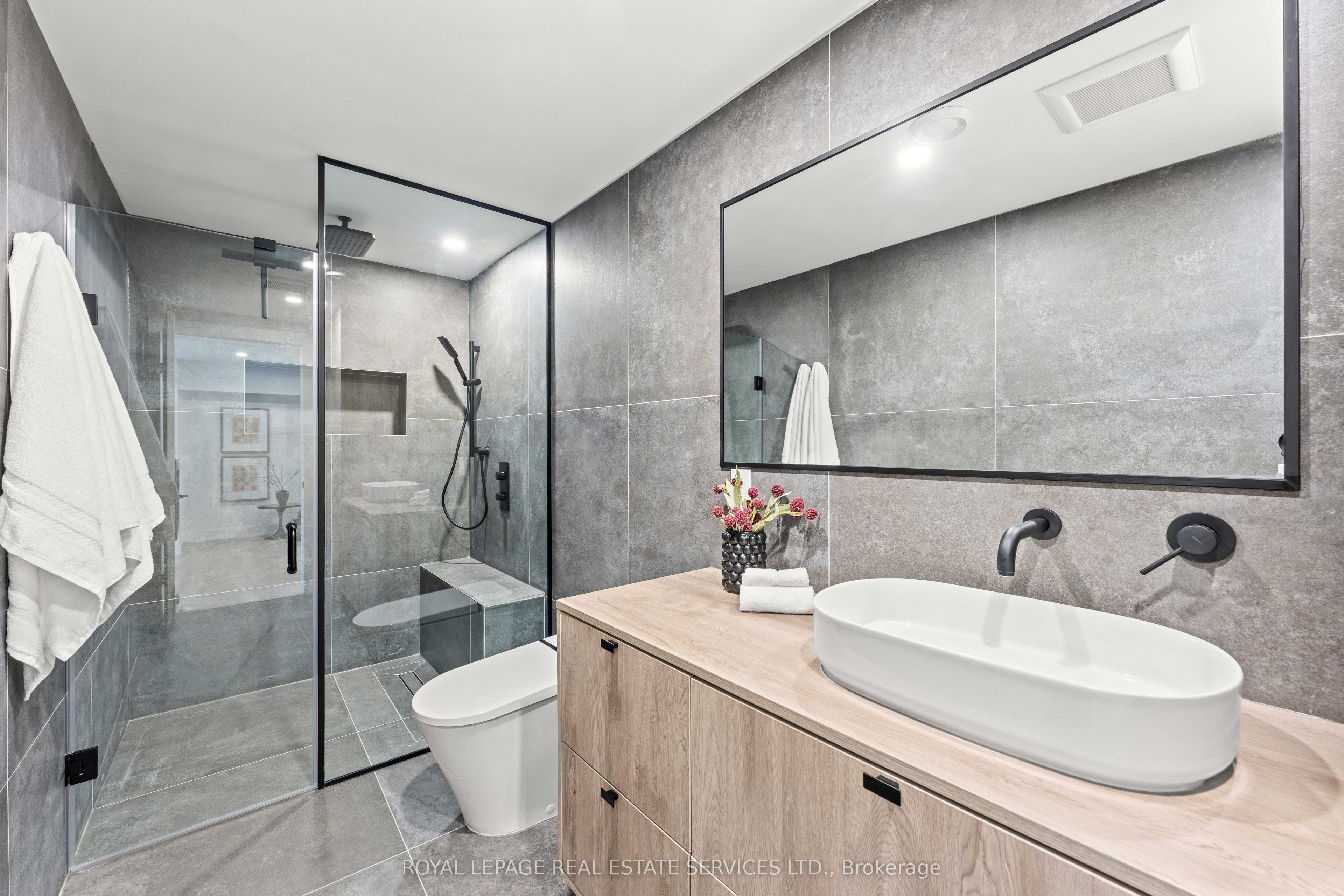 118 Coastline Drive Property Photo 32