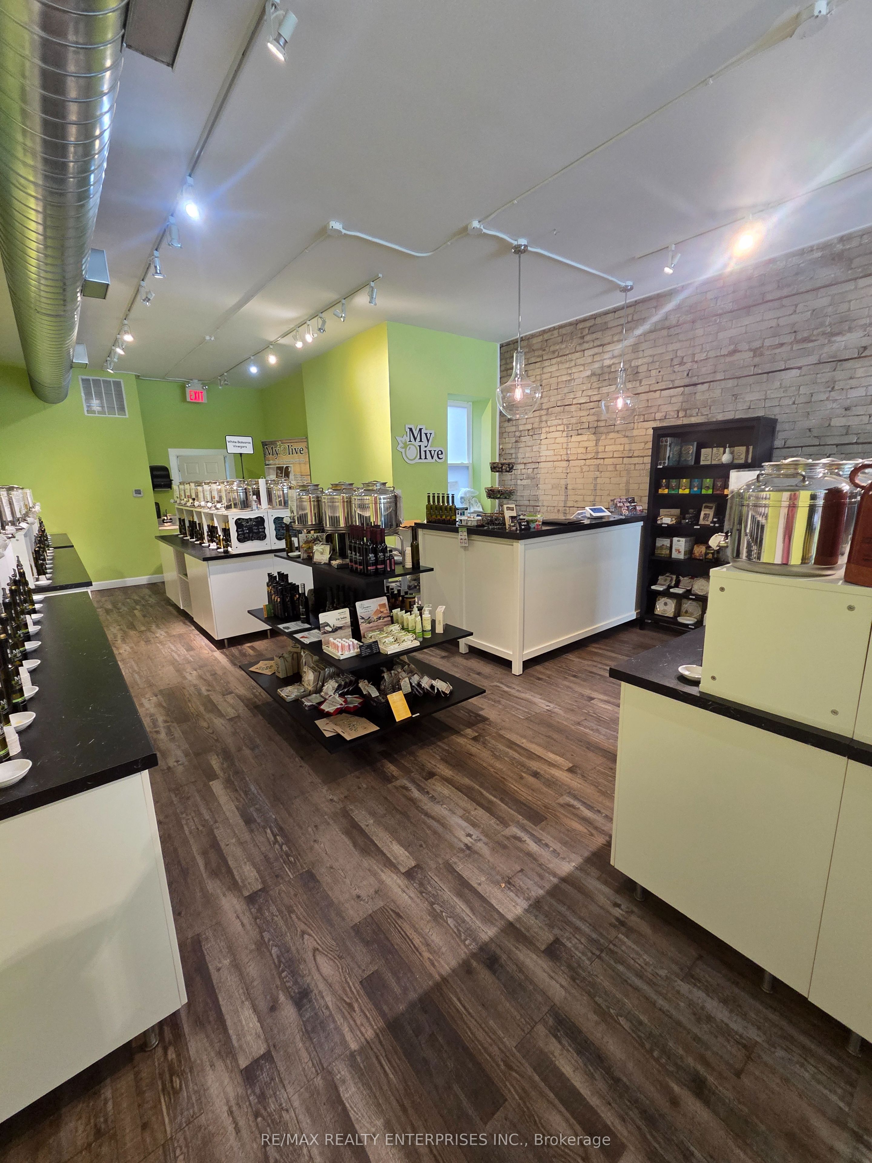 151 Roncesvalles Avenue Property Photo 4